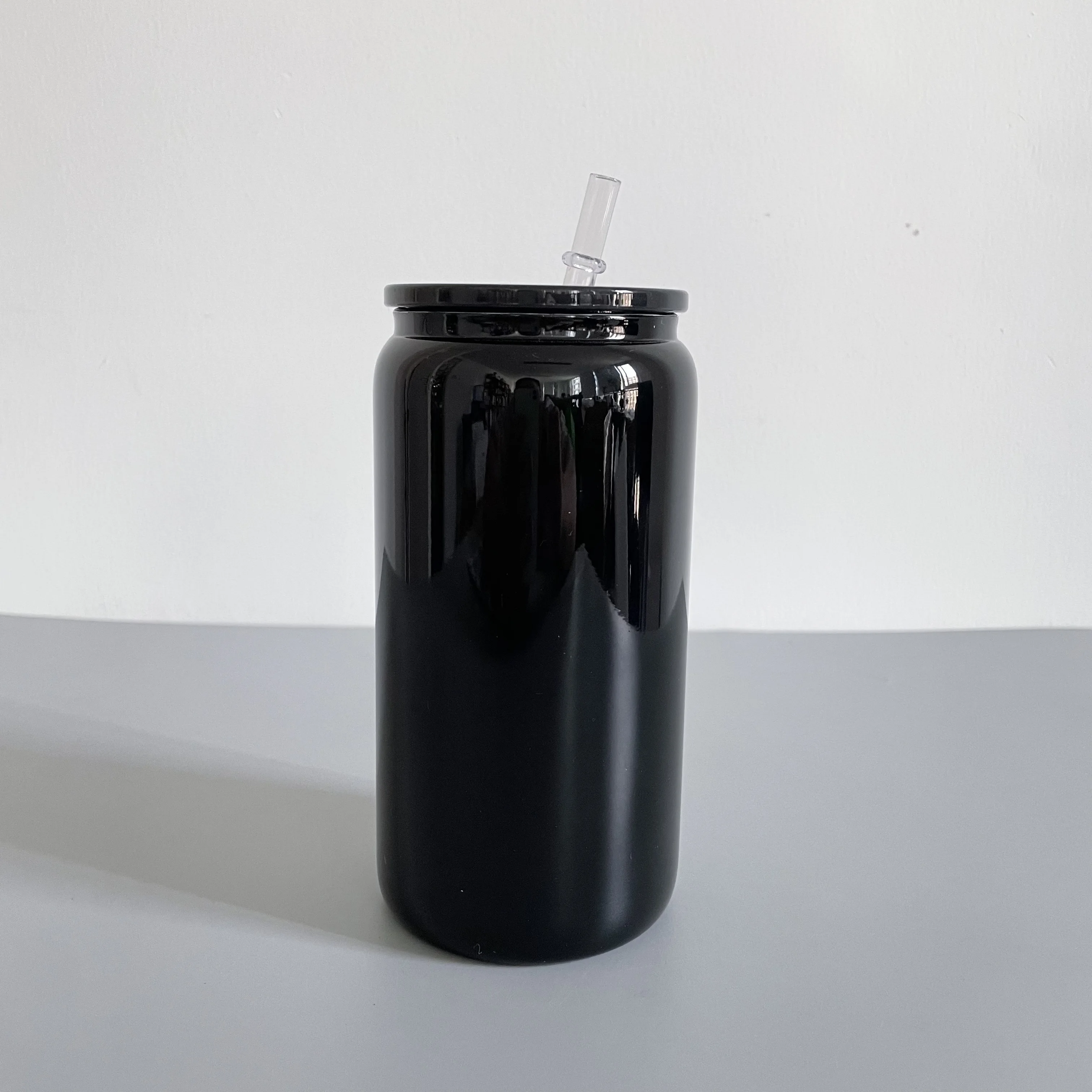 Wholesale bulk black glass can 16oz beer glasses Recyclable Borosilicate black 16oz beer can with clear plastic straw for vinyl