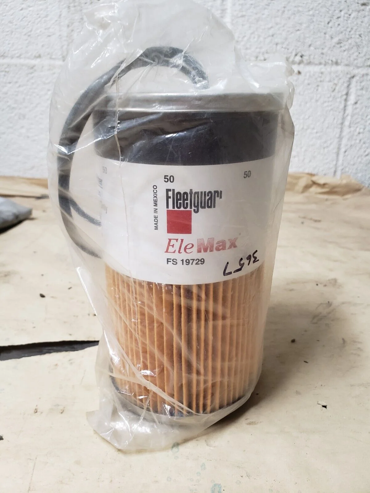 High Quality Trucks Diesel Water Separator Fuel Filter FS19729 For Fleetguar Brand Engine FS19729