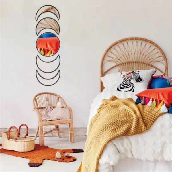 Настенные зеркала для украшения дома