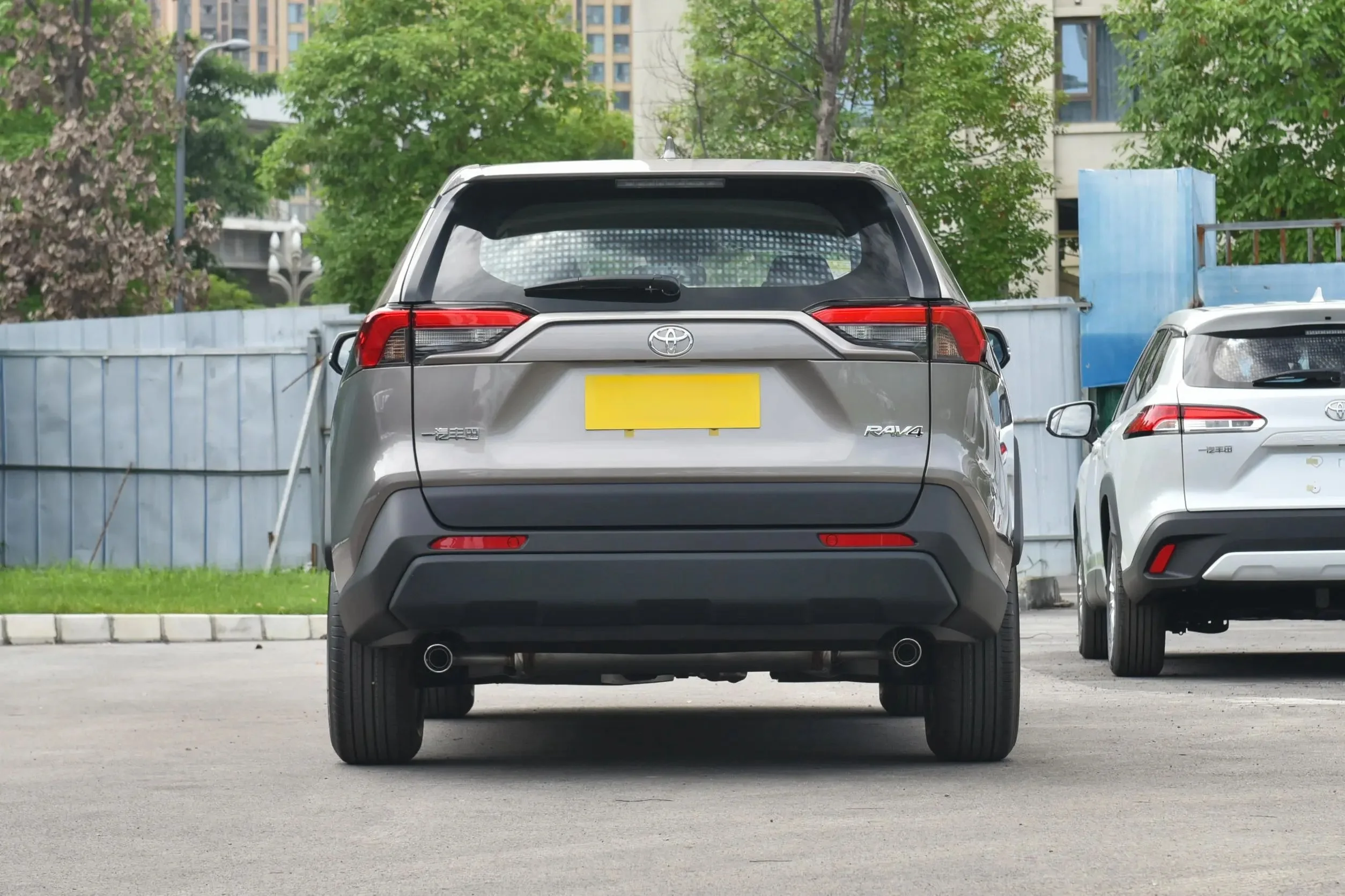 2024 Toyota RAV4 Hybrid LHD SUV Best Toyota RAV4 4X4 AWD Used Cars for Sale in China