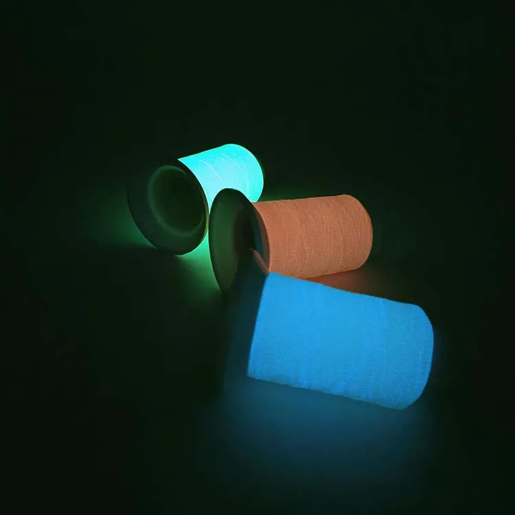 Прямая продажа с завода, полиэфирная светящаяся Вышивальная нить, многоцветная светящаяся в темноте Вышивальная нить для вечеринки