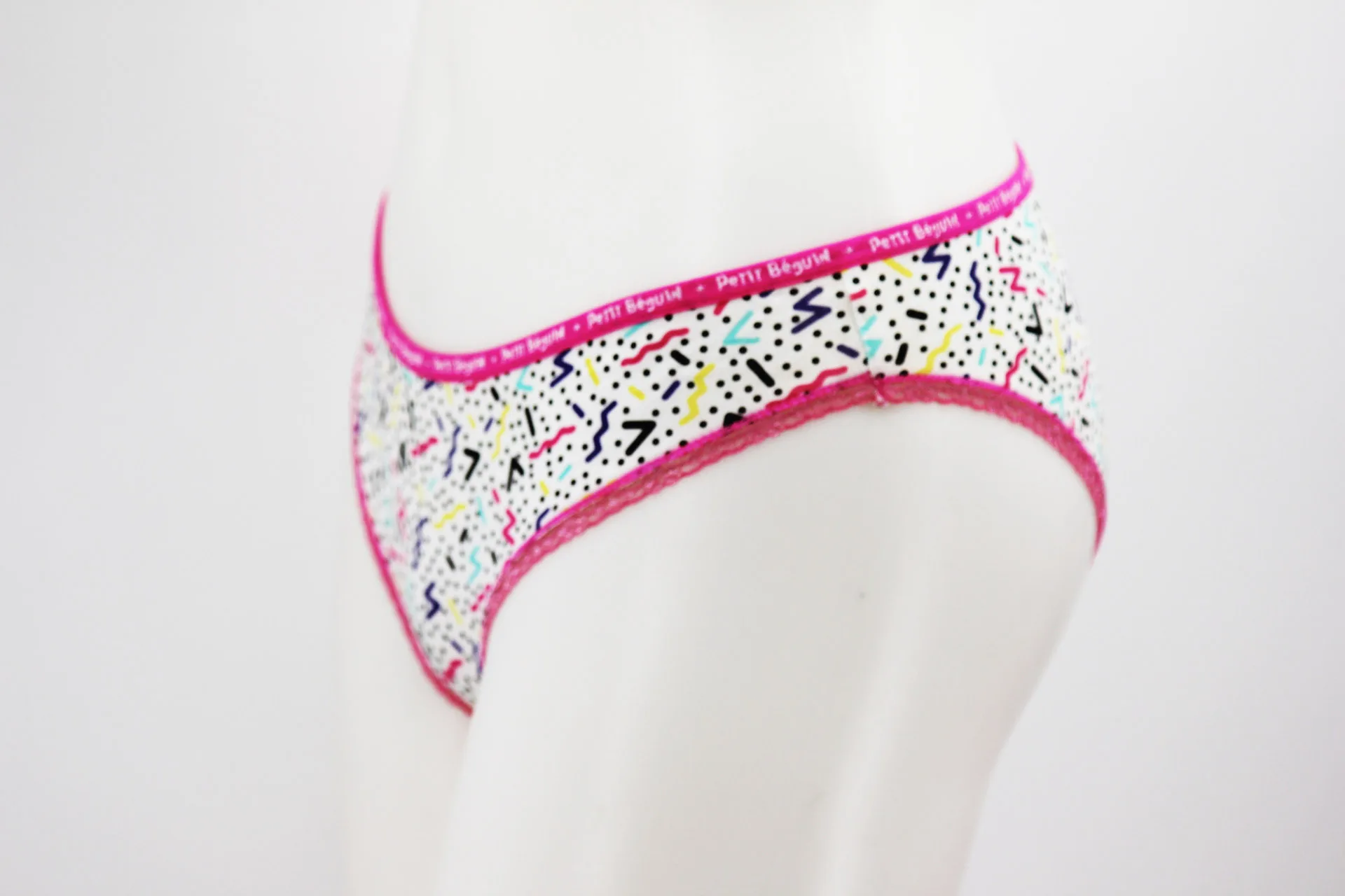  2021hot сексуальные девушки трубка bralette комплект Прекрасные Разноцветные Бюстгальтеры Комплект разноцветным рисунком в виде цветов для девочек без