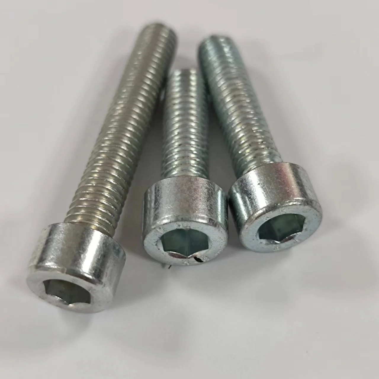 8.8 and 10.9 Grade DIN912 Full Thread Steel Metric Size Hex Socket Head socket Bolt/Allen bolt