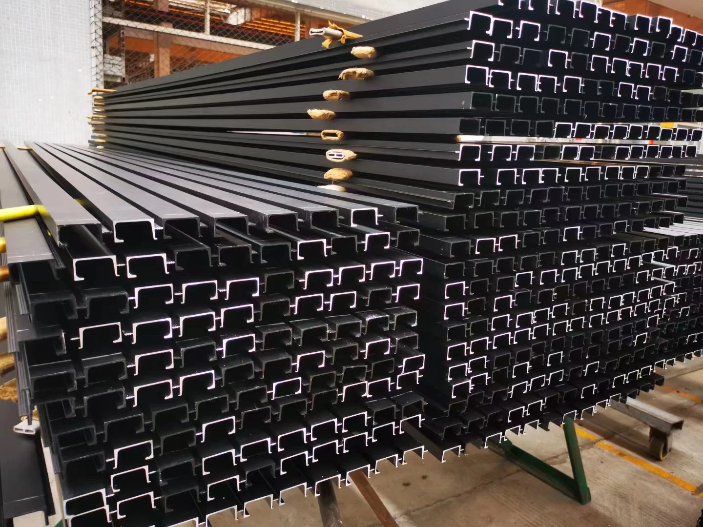 Hot Sale Furniture Hidden Handle Aluminum G Shaped Handles for Kitchen Cabinets