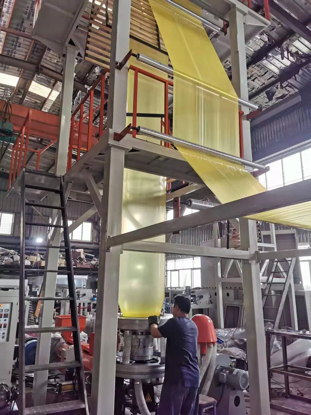 Машина для выдувания полиэтиленовой пленки SJ