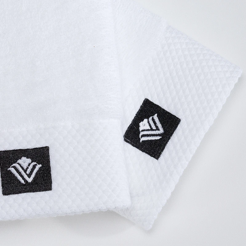 Wholesale Soft Combed Cotton Hotel used Embroidery Shower Towels Bath 100% Cotton hotel towel