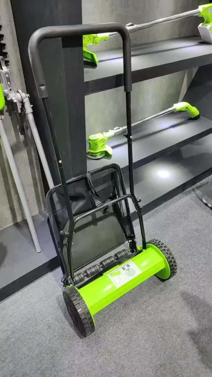 12 Inch Manual Lawn Mower 5-Blade Push Reel Lawn Mower with Grass Catcher Green