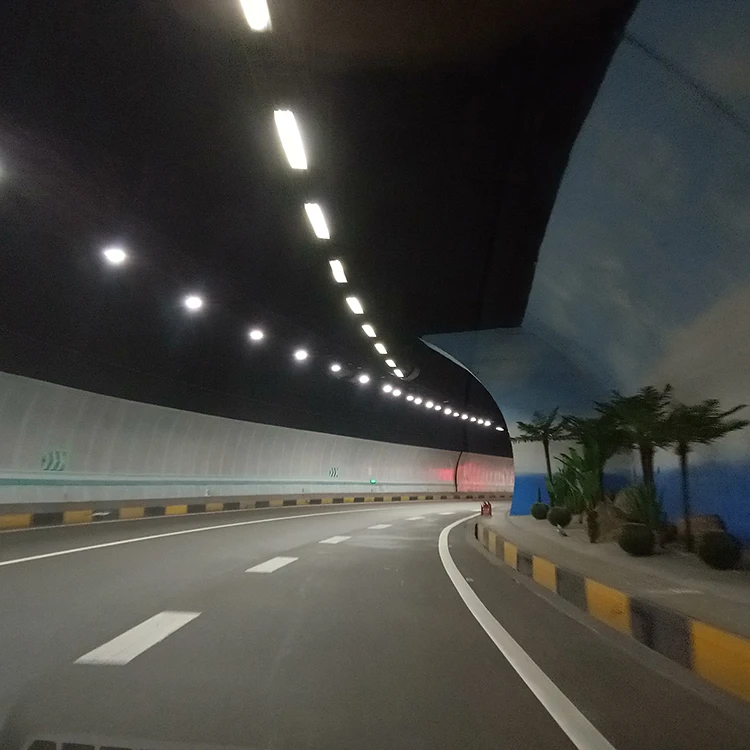 Concentrating incremental self-cleaning paint used in tunnels