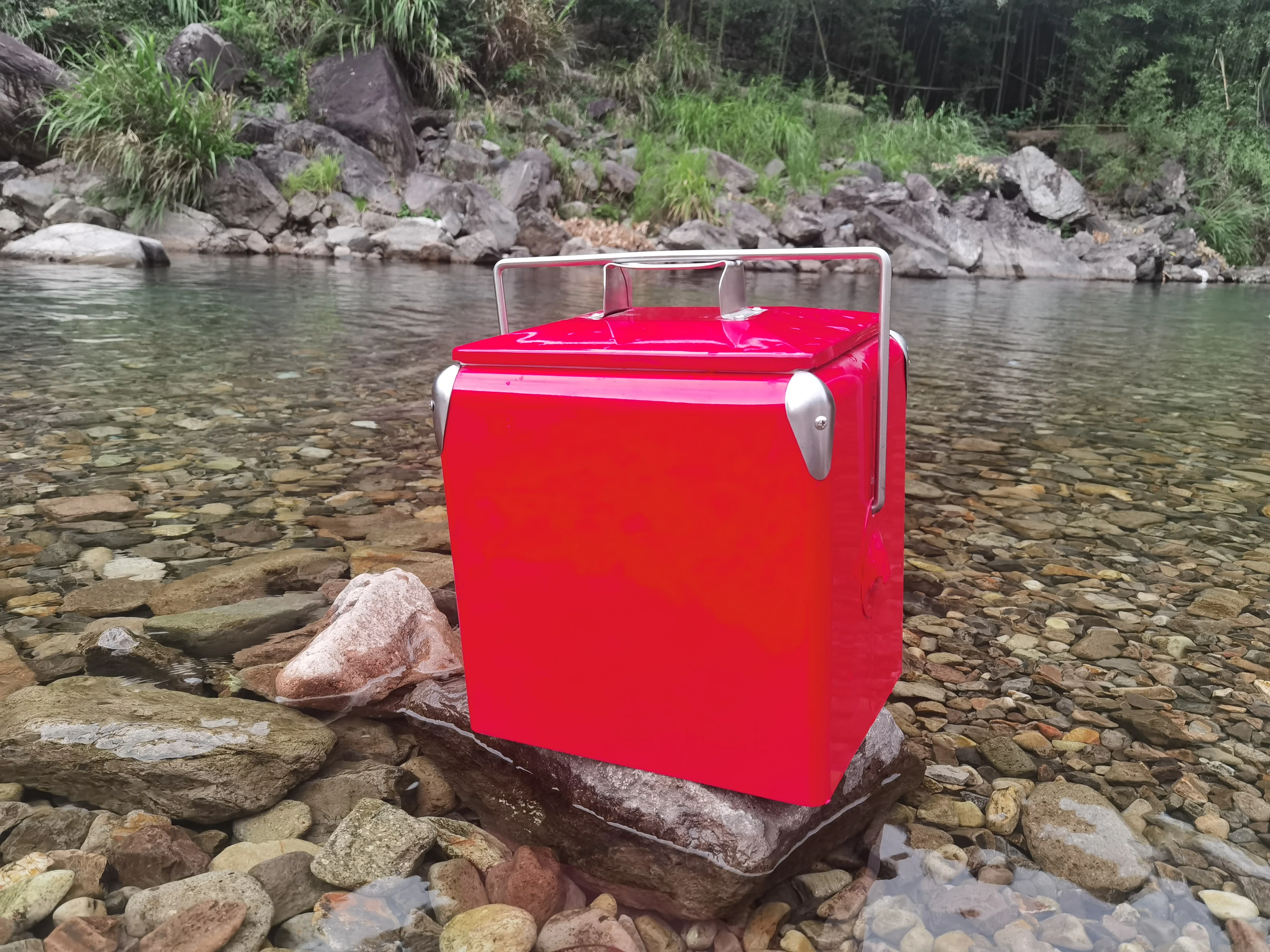High Quality 13L Retro Metal Cooler Box With Handle OEM