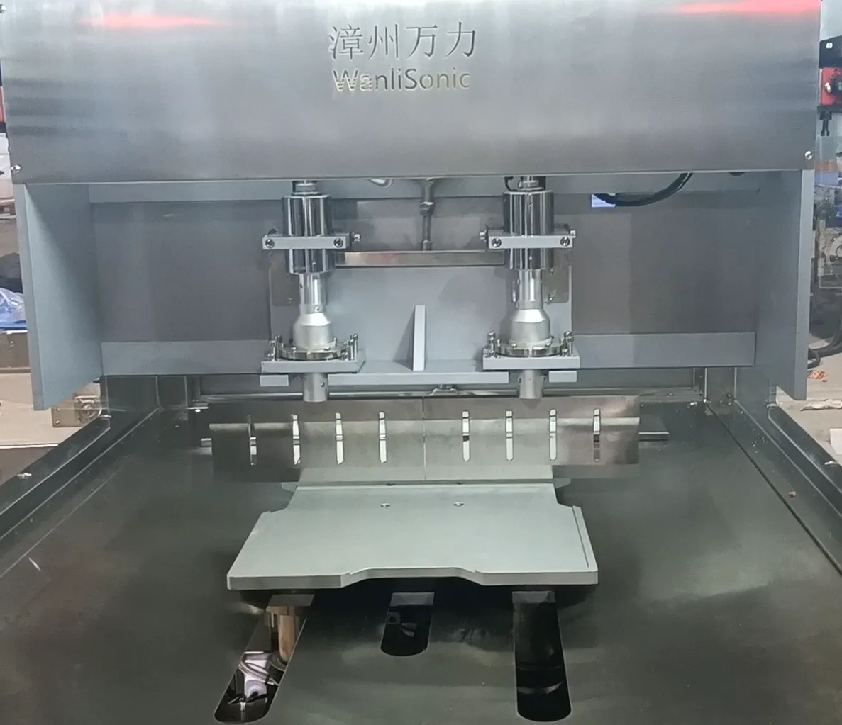 Wanli Group Ultrasonic Cheese Block Cutting Tool Ultrasonic Layer Cake Cutter for Serving Food Cutting Machine