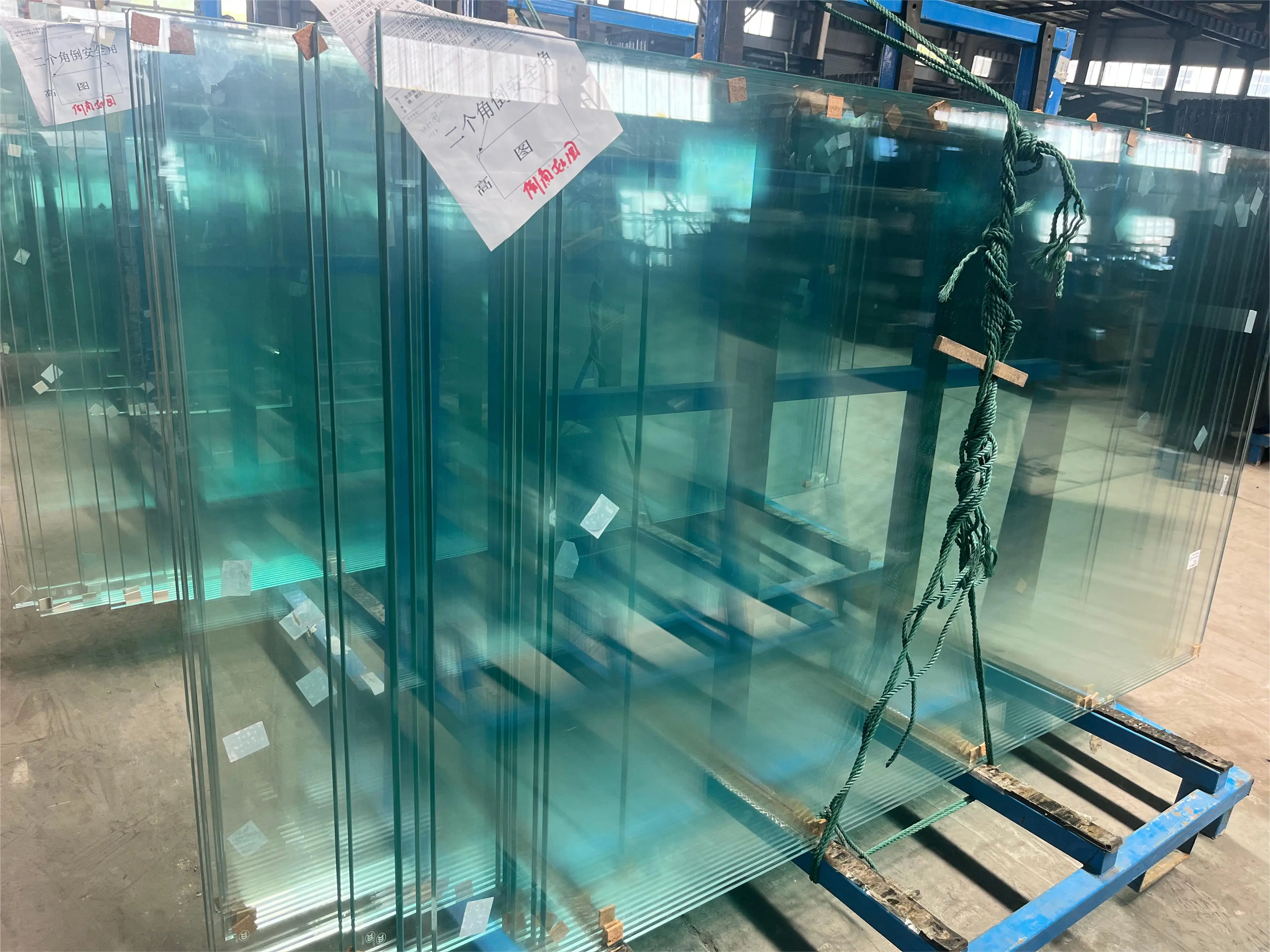 China Supplier Bathroom Door Building Wall  tempered laminated glass roof price pvb interlayer clear laminated glass