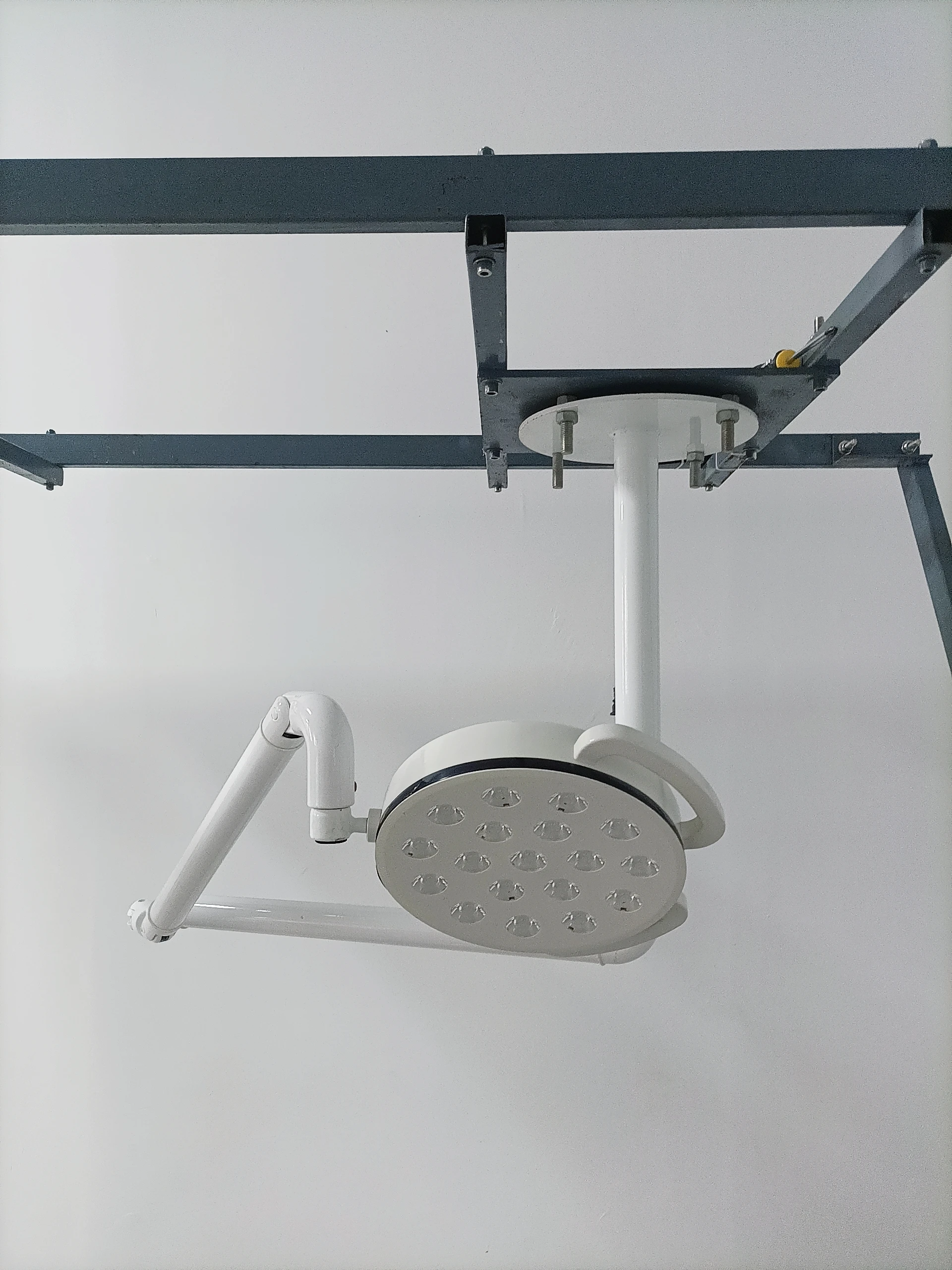 Hospital emergency outpatient ceiling type shadowless LED lighting clinical surgery examination light shadowless lamp