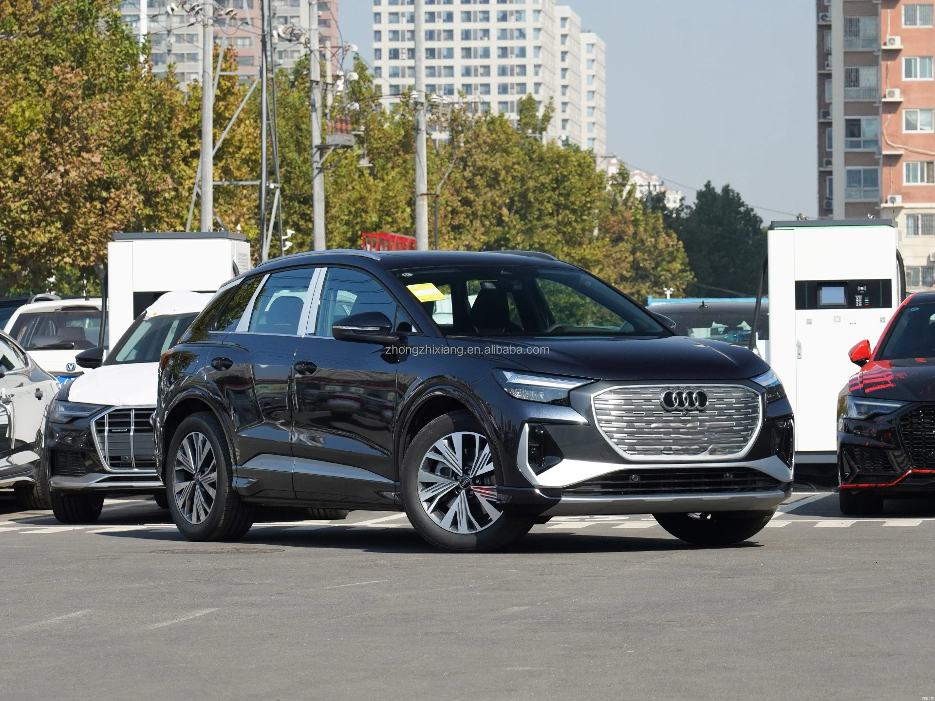 2024 модель Q4 E-Tron внедорожник высокоскоростной ев 605 км левый руль автоматическая коробка передач Дизель новое состояние кожаные сиденья