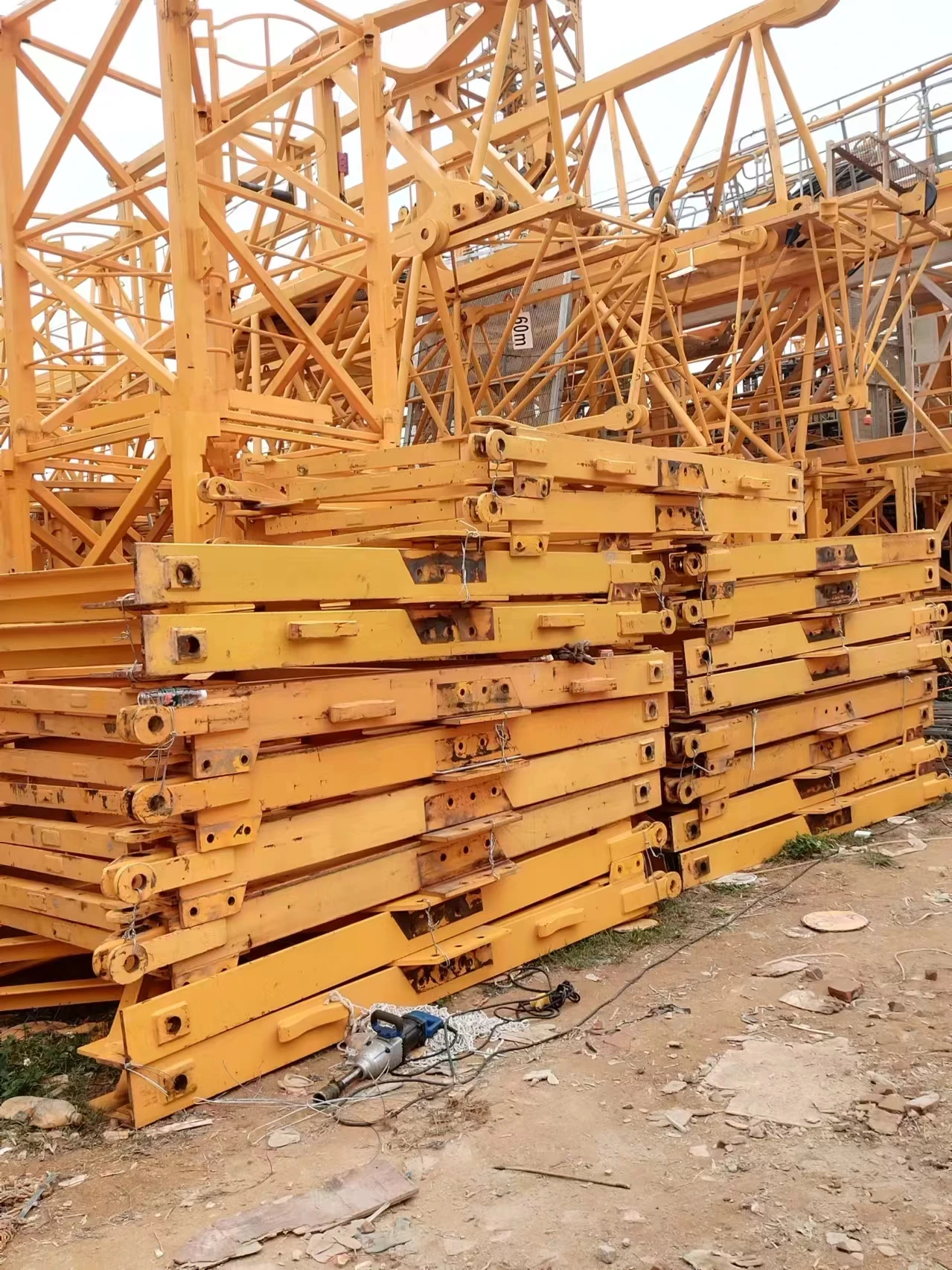 China Huaxia New 10ton Top-Slewing Electric Luffing-Jib Tower Crane with CE ISO Certificate