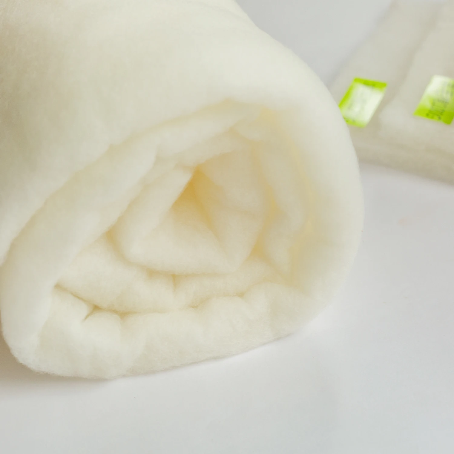 Wool fiber Thermal Bonded  Garment  Filling Sheep wool wadding fiber