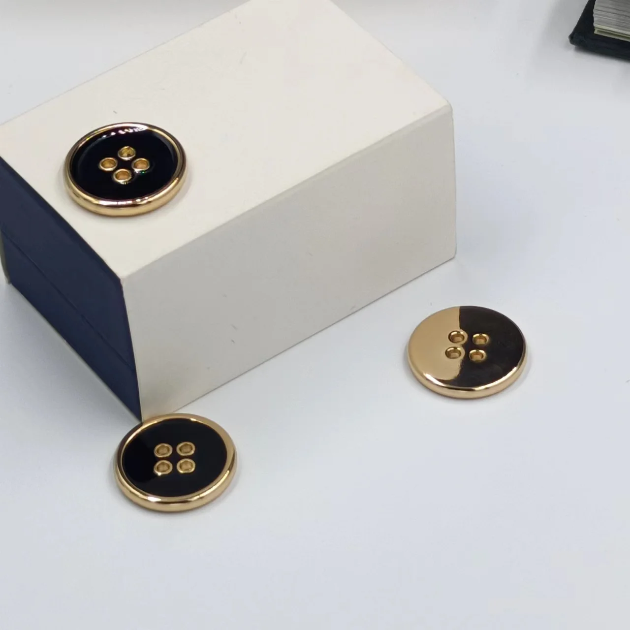 Best Selling Quality metal 4 holes sewing buttons for clothing