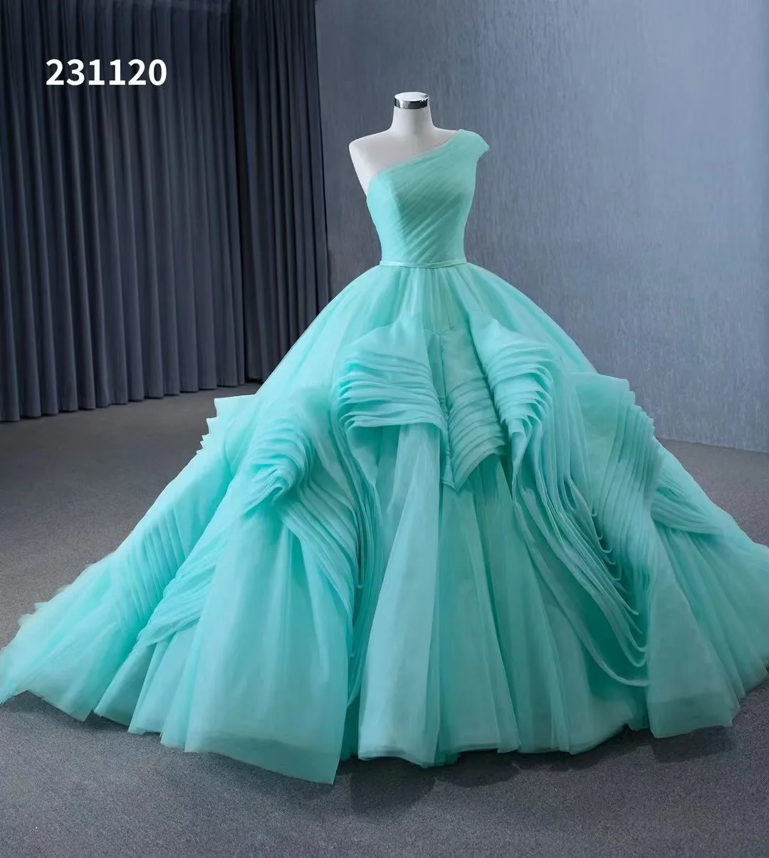 Feishiluo  Luxury Big Fluffy Mesh Skirt Evening Ballgown  Light Blue Prom Wedding Gowns Dresses For Women Evening Gowns