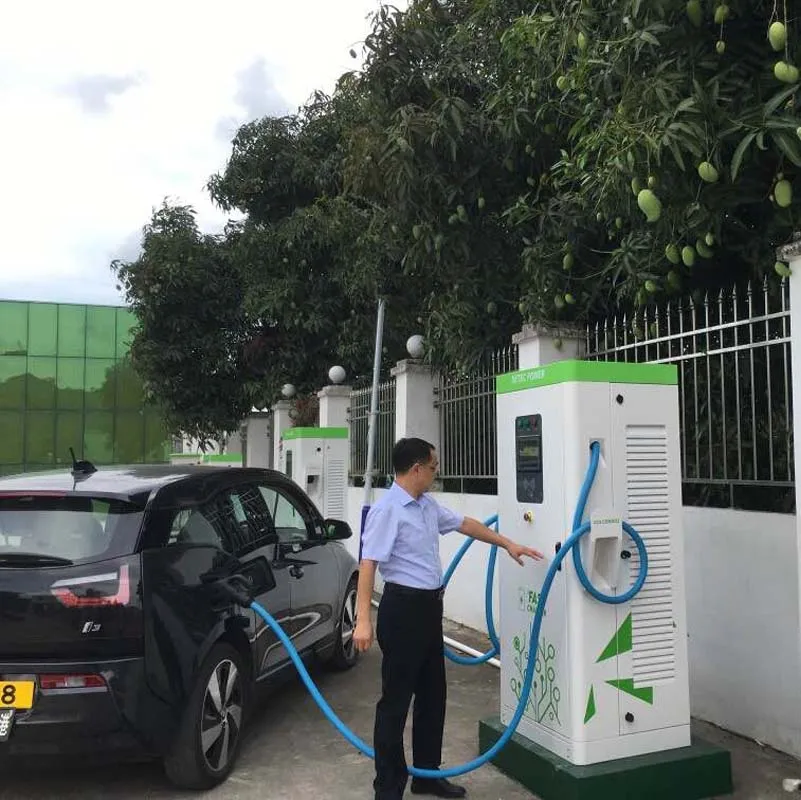  60 кВт EV DC зарядная станция с несколькими зарядными кабелями (CCS + Chademo GBT) OCPP 1.6J(60 квт-300