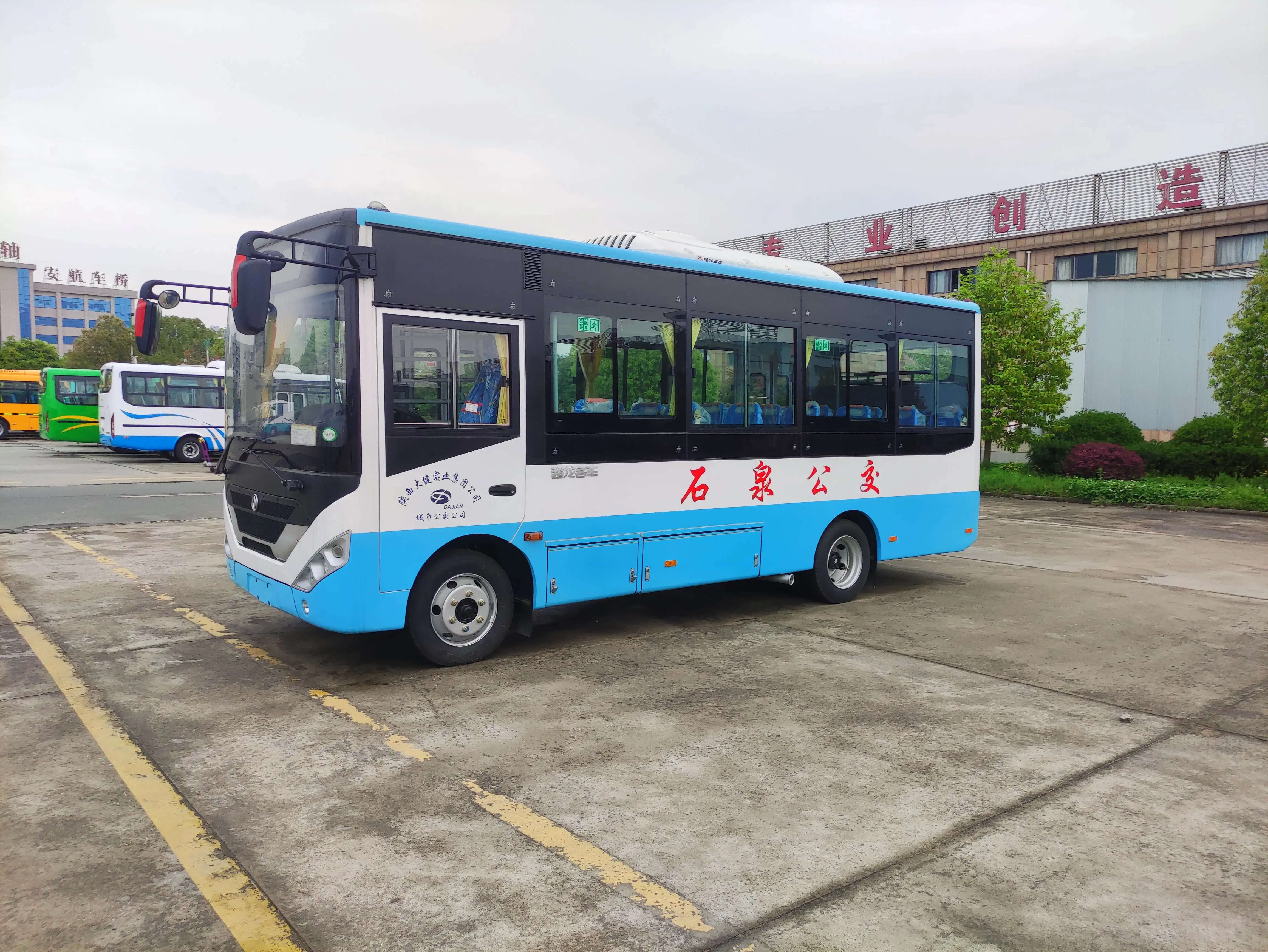 Большая распродажа Прямая продажа с завода Dongfeng прочный передний двигатель 10-23 места дизельный мини-городской автобус