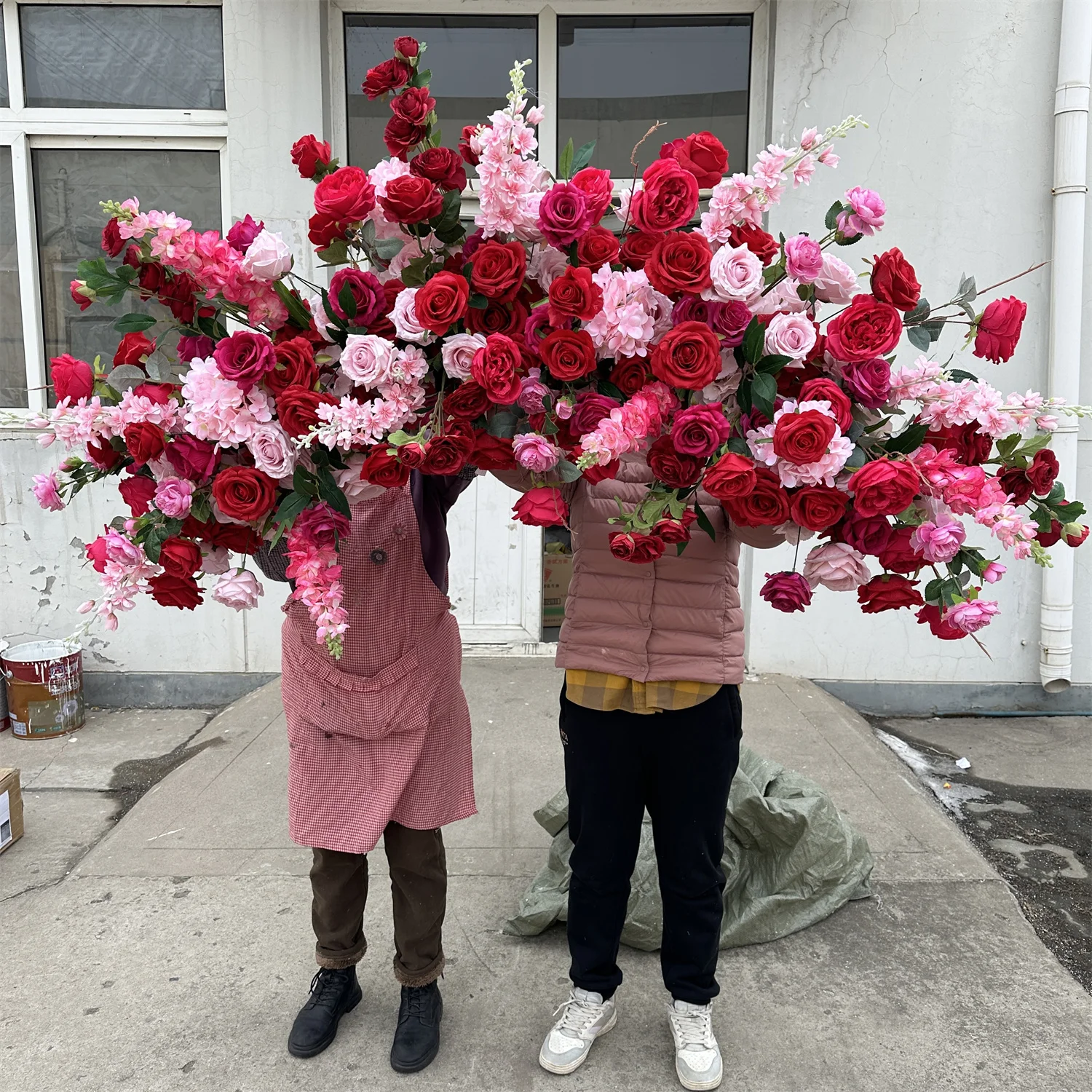 IFG Beautiful and Natural Artificial Wedding Flower Arch White Roses Fabric Backdrop