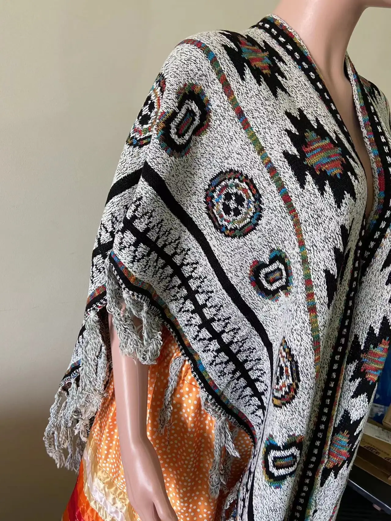 2024 Spring Winter Vintage Aztec Pattern Fringe Ethnic Scarves Knitted Jacquard Tassel Shawls for Women