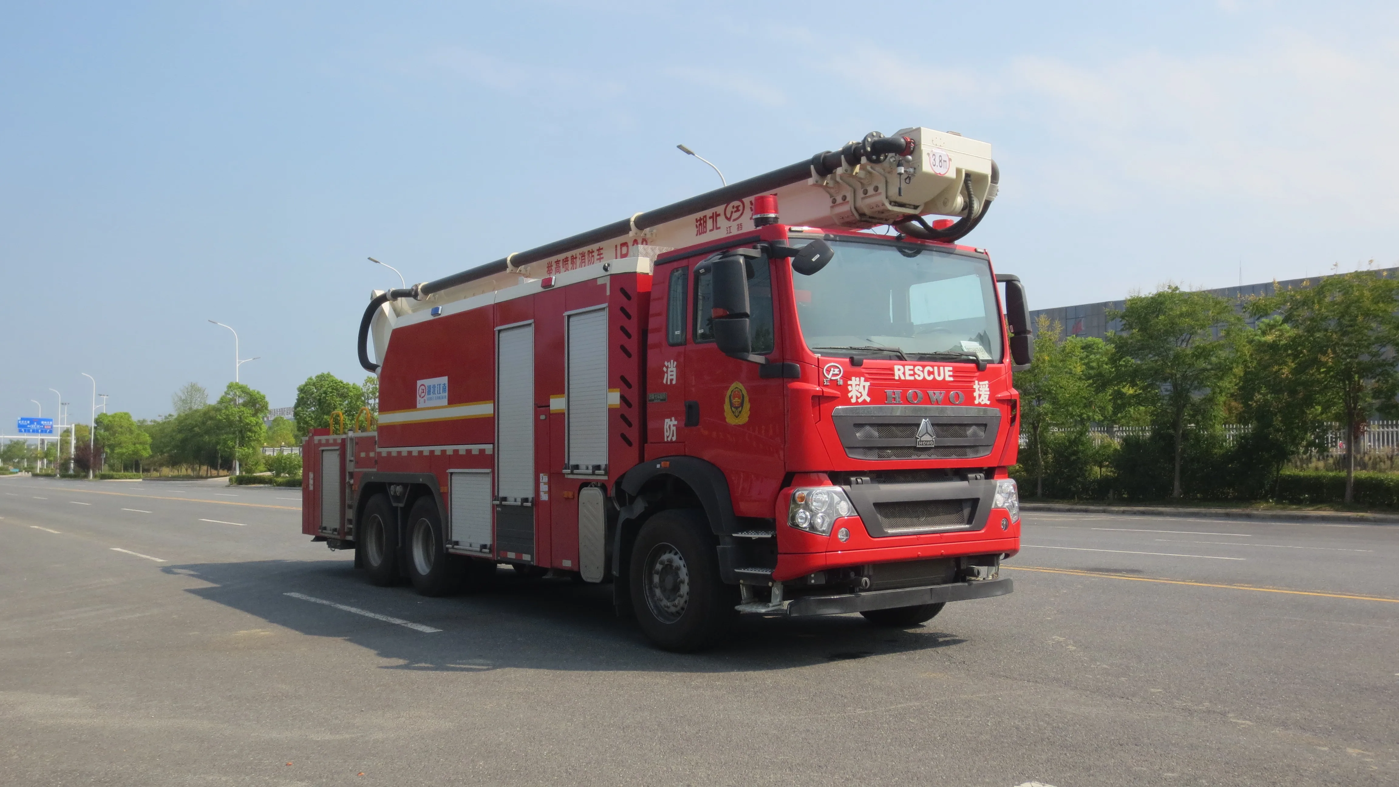 Sinotruk trucks Fire Emergency 6*4 truck with Fire Rescue Rolling Shutter fire truck for sale