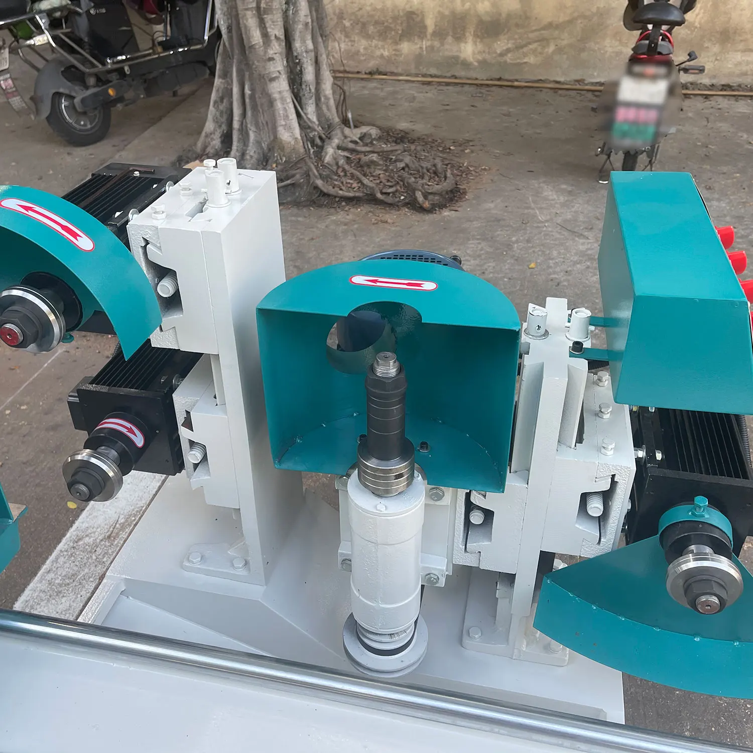 Five saw blade tenon cutting machine MJ105 single guide rail square wood mortise machine