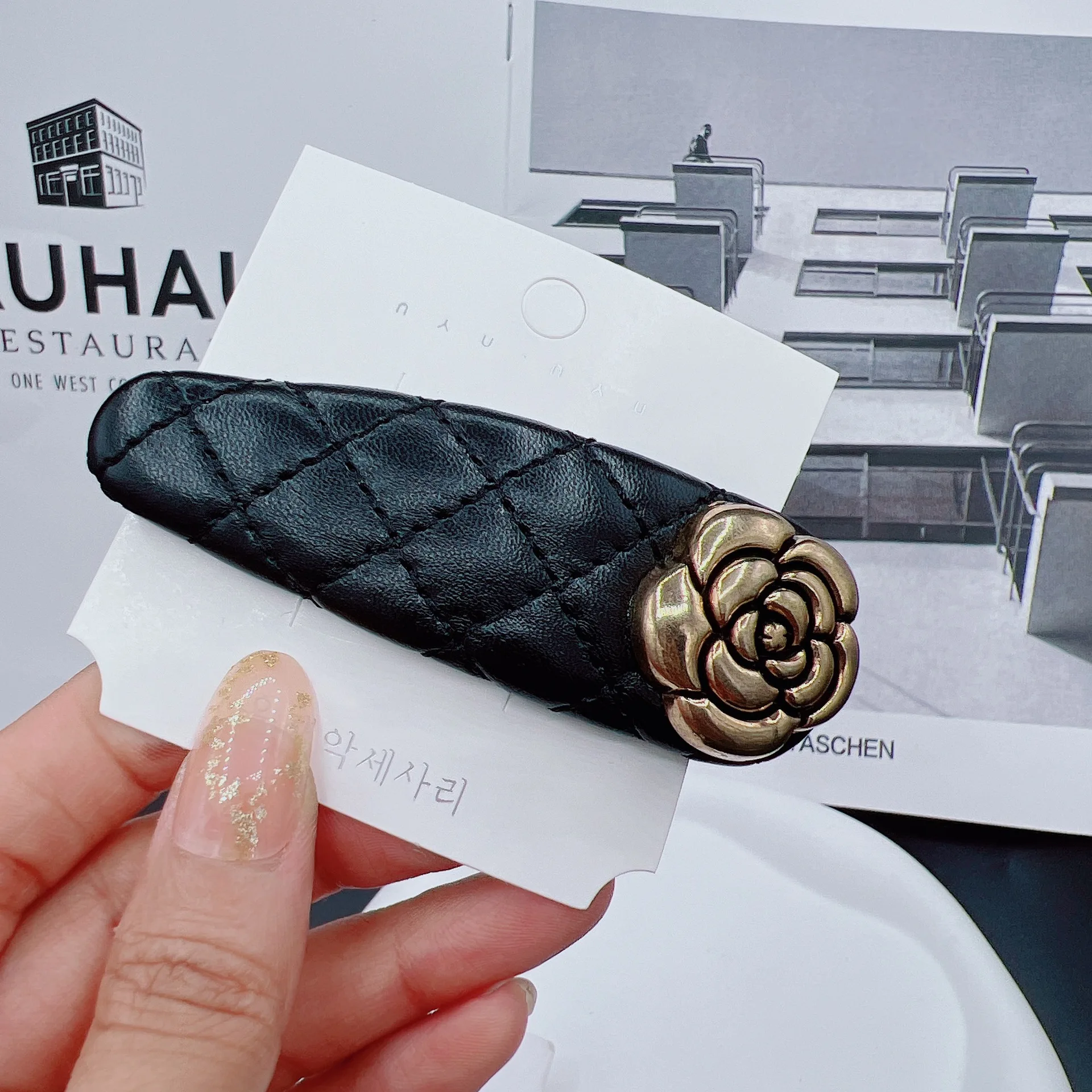 New Arriving Camellia Hairclip PU Leather Flower Hairpins Retro Pearl Hairgrips Temperament Women Hair Accessories