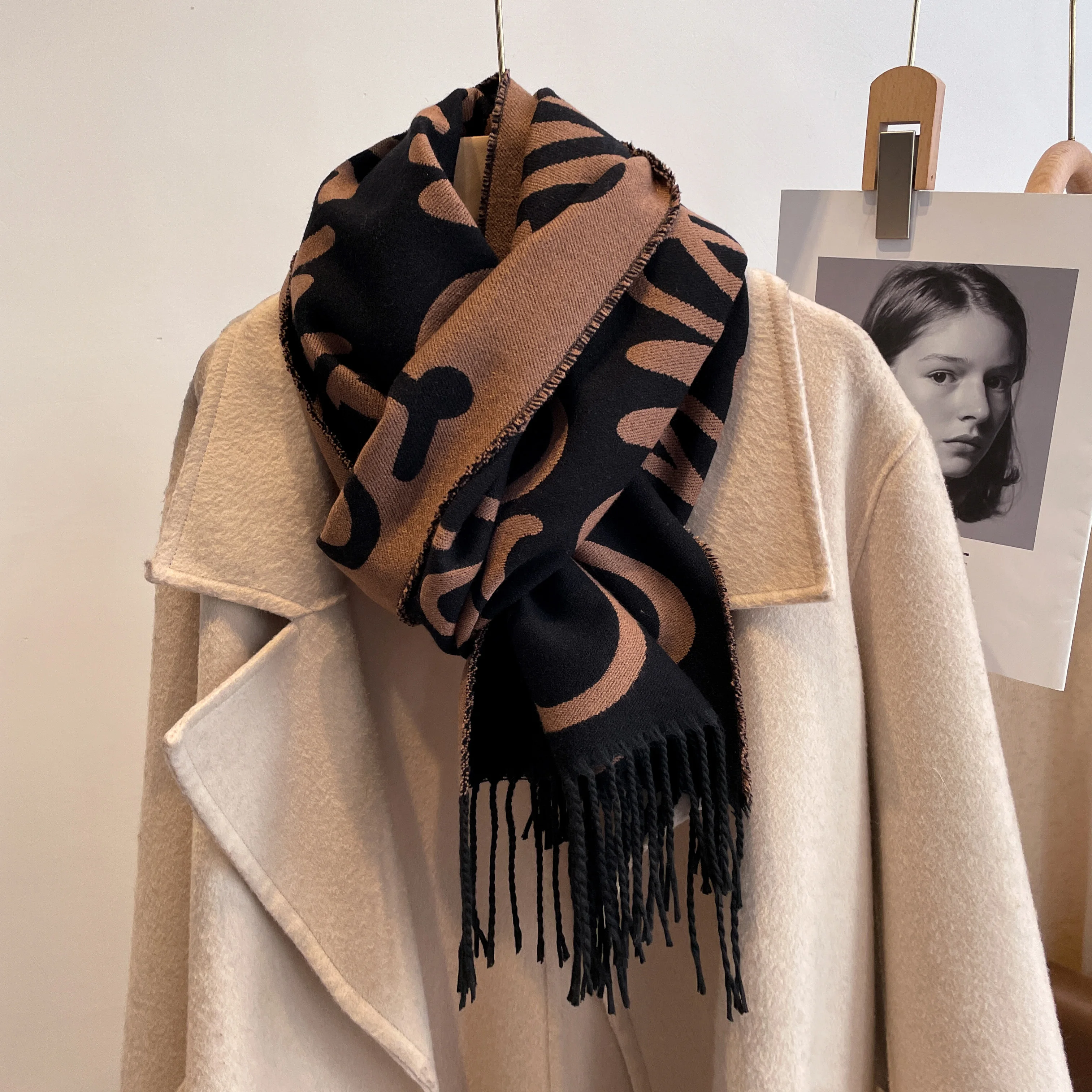 Ladies thickened long warm blanket letters and horse women shawls imitated pashmina luxury designer winter cashmere scarf