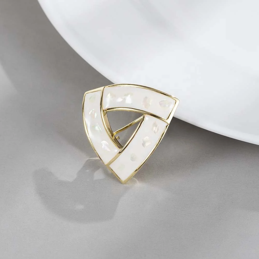 Wholesale Customization Clothes Triangle Elegant Beautiful Shine Metal Lapel Pin Gift