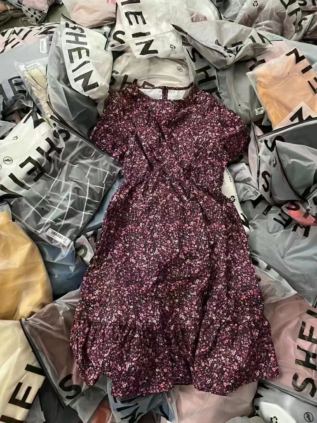 Оптовая продажа низкая цена ассортимент одежды Shein1 Смешанная одежда женское платье топ