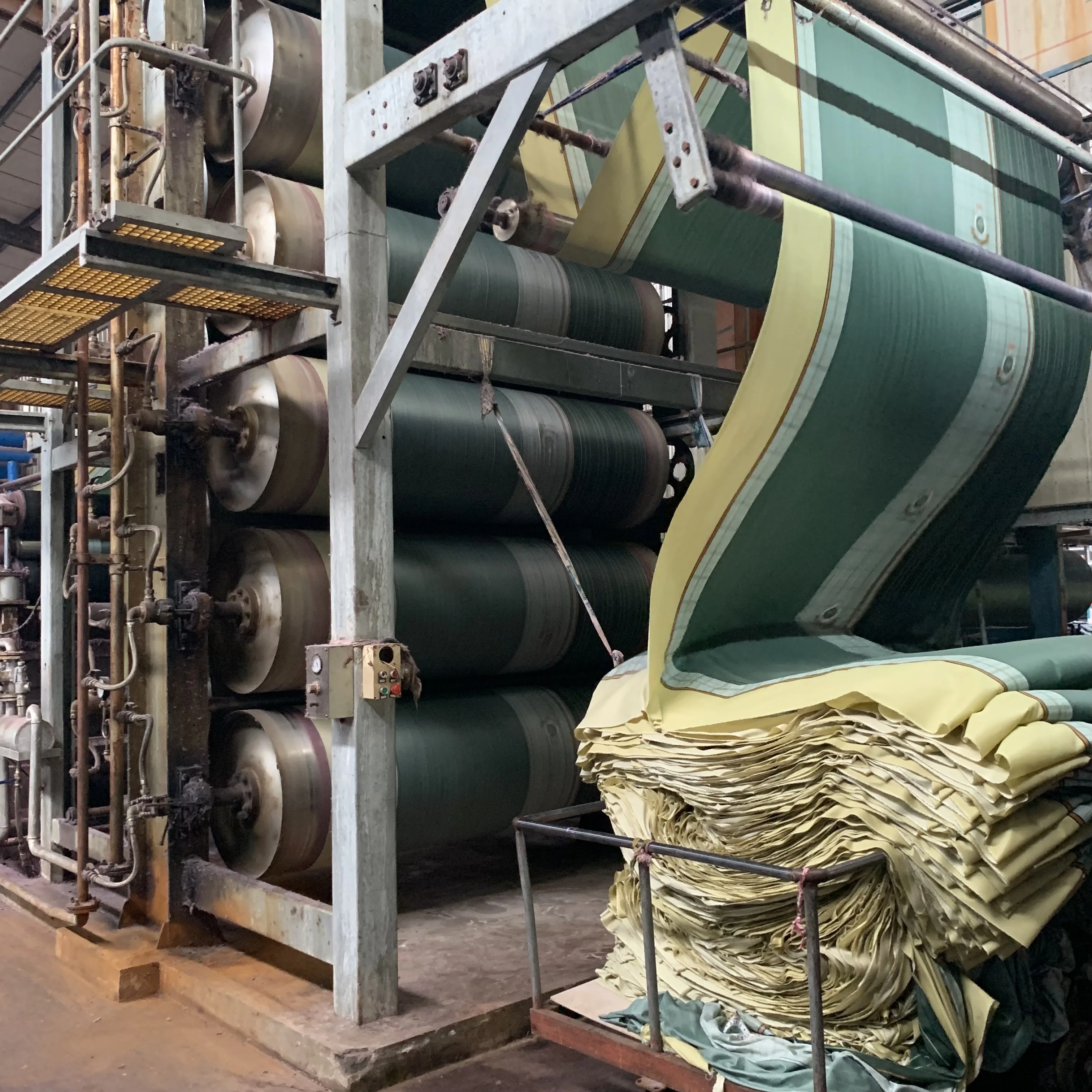 super soft quilts fabric wholesale sleeping quilts fabric bedding quilt raw material with 100% polyester fabric