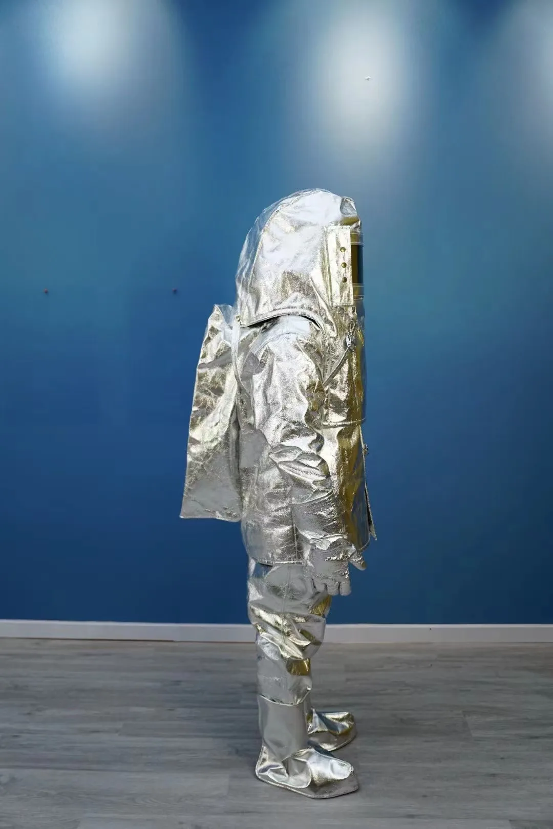 Method of clothing fire for composite aluminum insulation clothing set