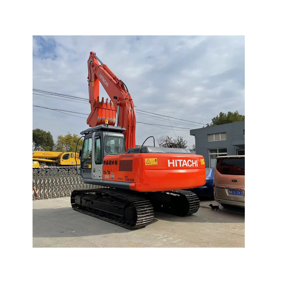 Hottest item used medium size excavator HITACHII 20 ton secondhand digger ZX200 with good running condition