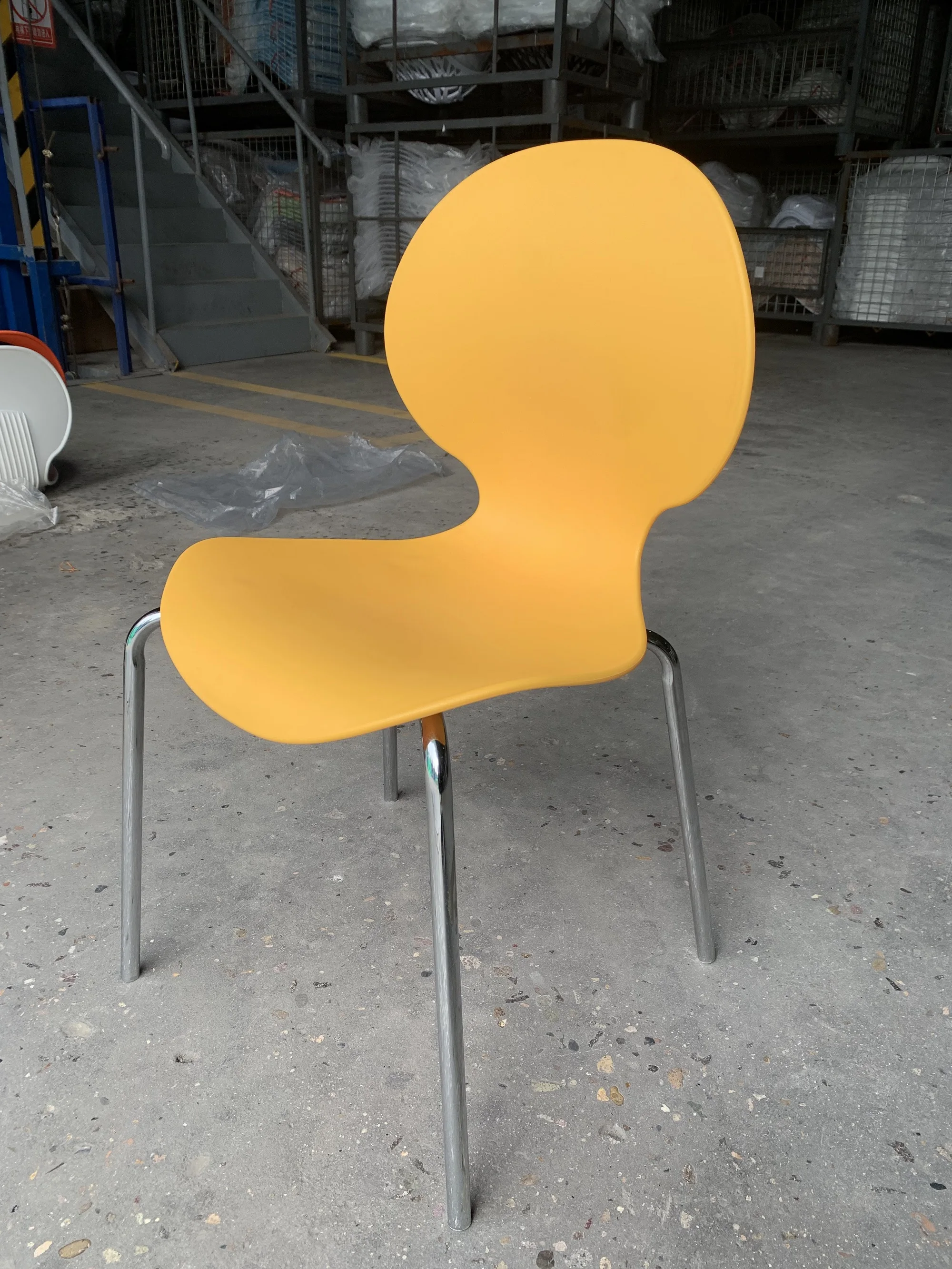 Mexico Popular Stackable Dining Room Plastic Chairs With Metal Legs