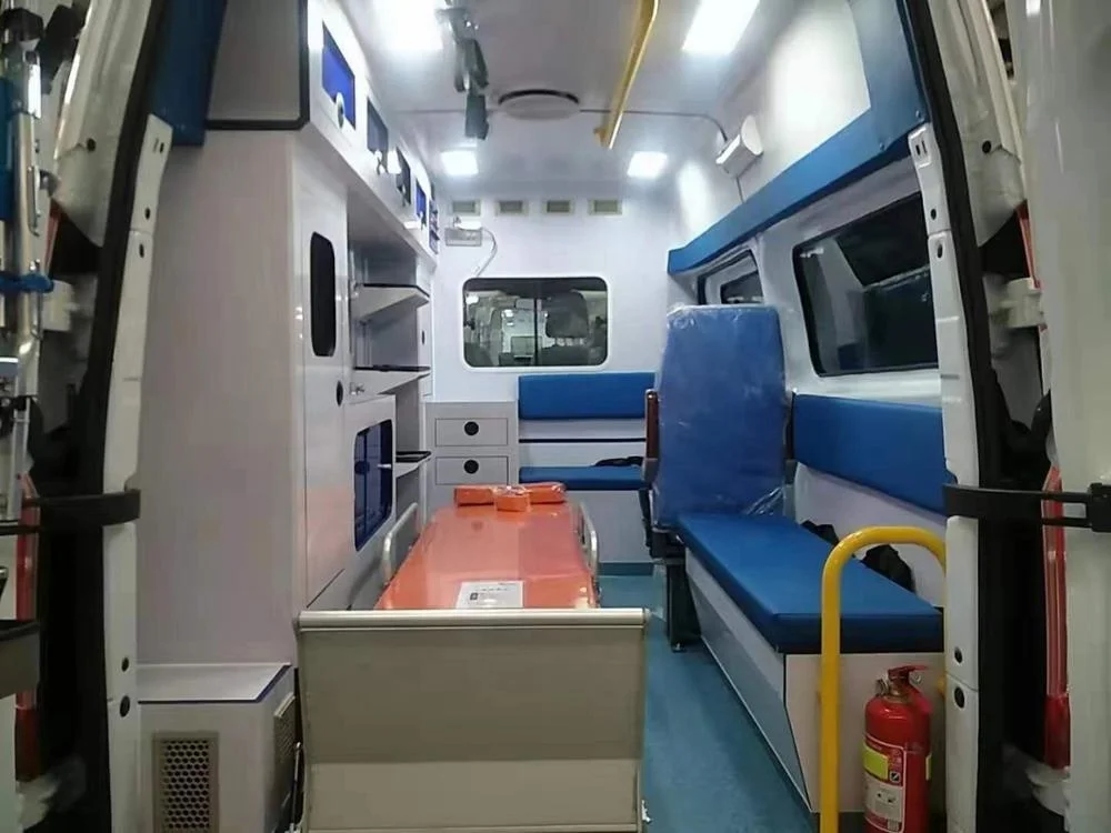 china new ford Mobile Hospital Emergency Ambulance Patient Transport with Medical Equipment for sale