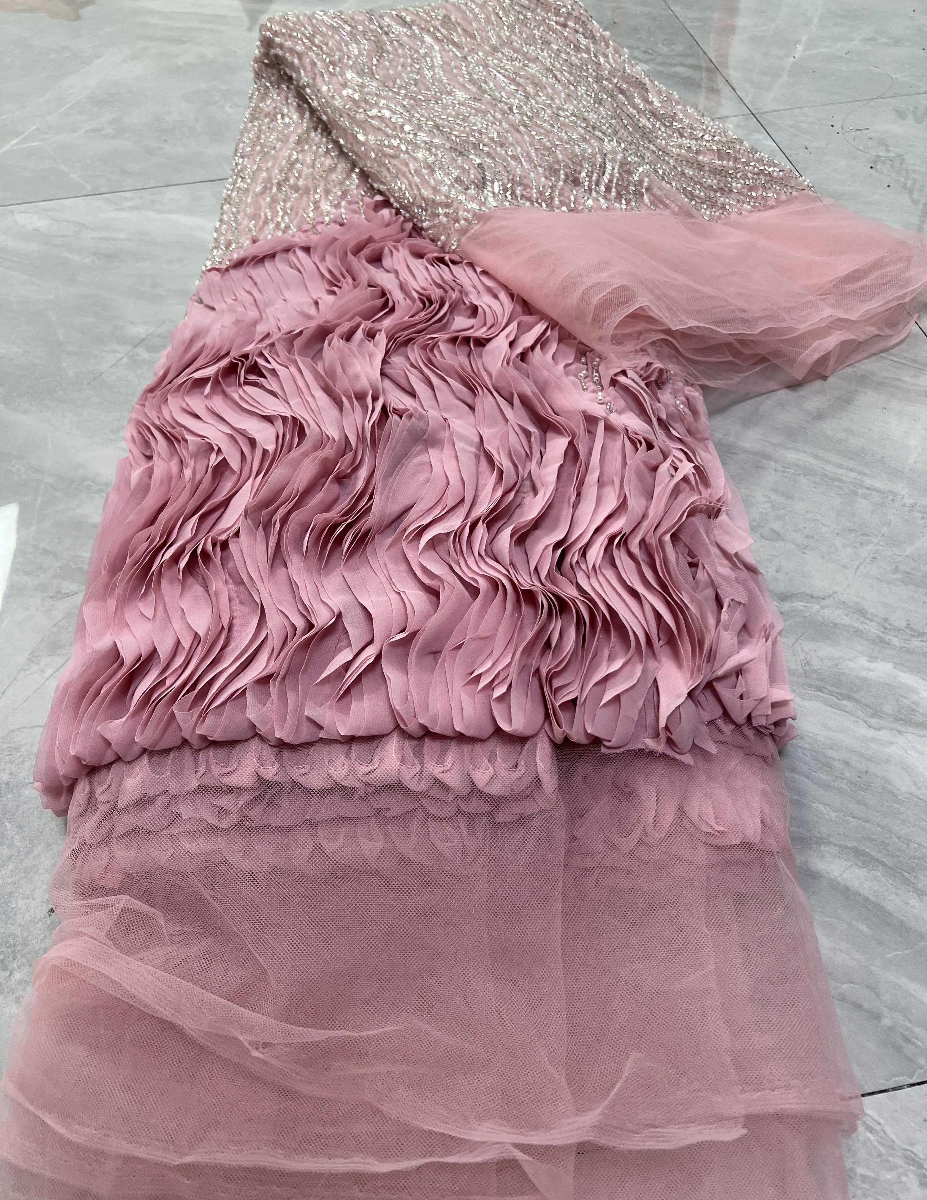 2024 Beaded Lace Fabrics Bridal Embroidery Design 3D Flower Luxury Sequins Lace Fabric for Wedding Dress