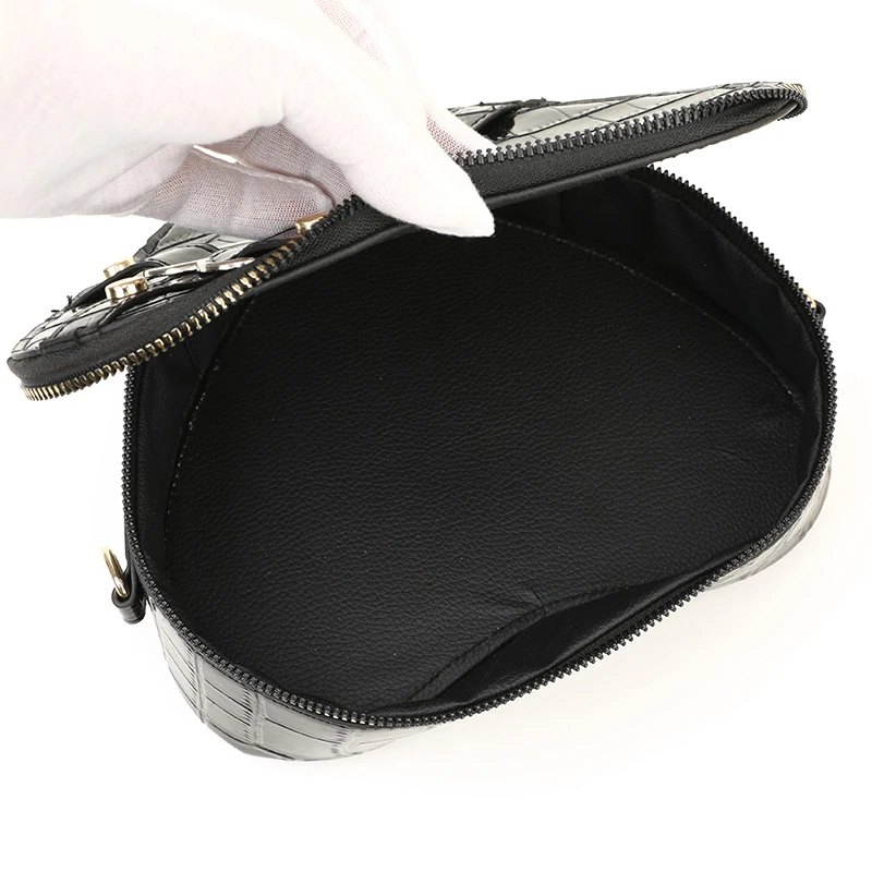 Fashion Trendy Luxury Bags Women Handbags Leather Rivet Purse Heart Shape Punk Style Gothic Ladies Crossbody Bag