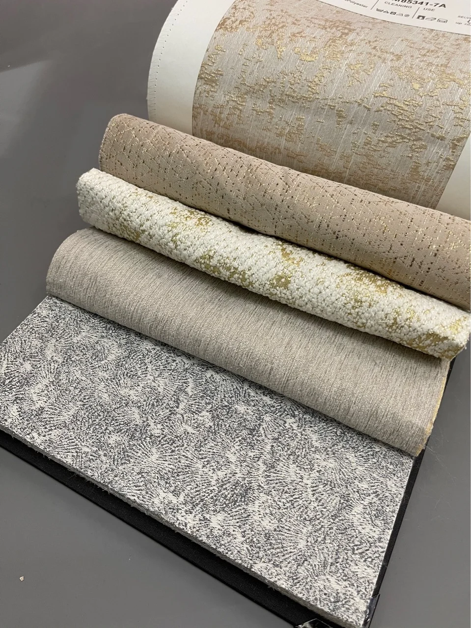 Luxury Beige Color Embroidery Golden Yarn Dyed Jacquard Curtain Fabric For The Living Room