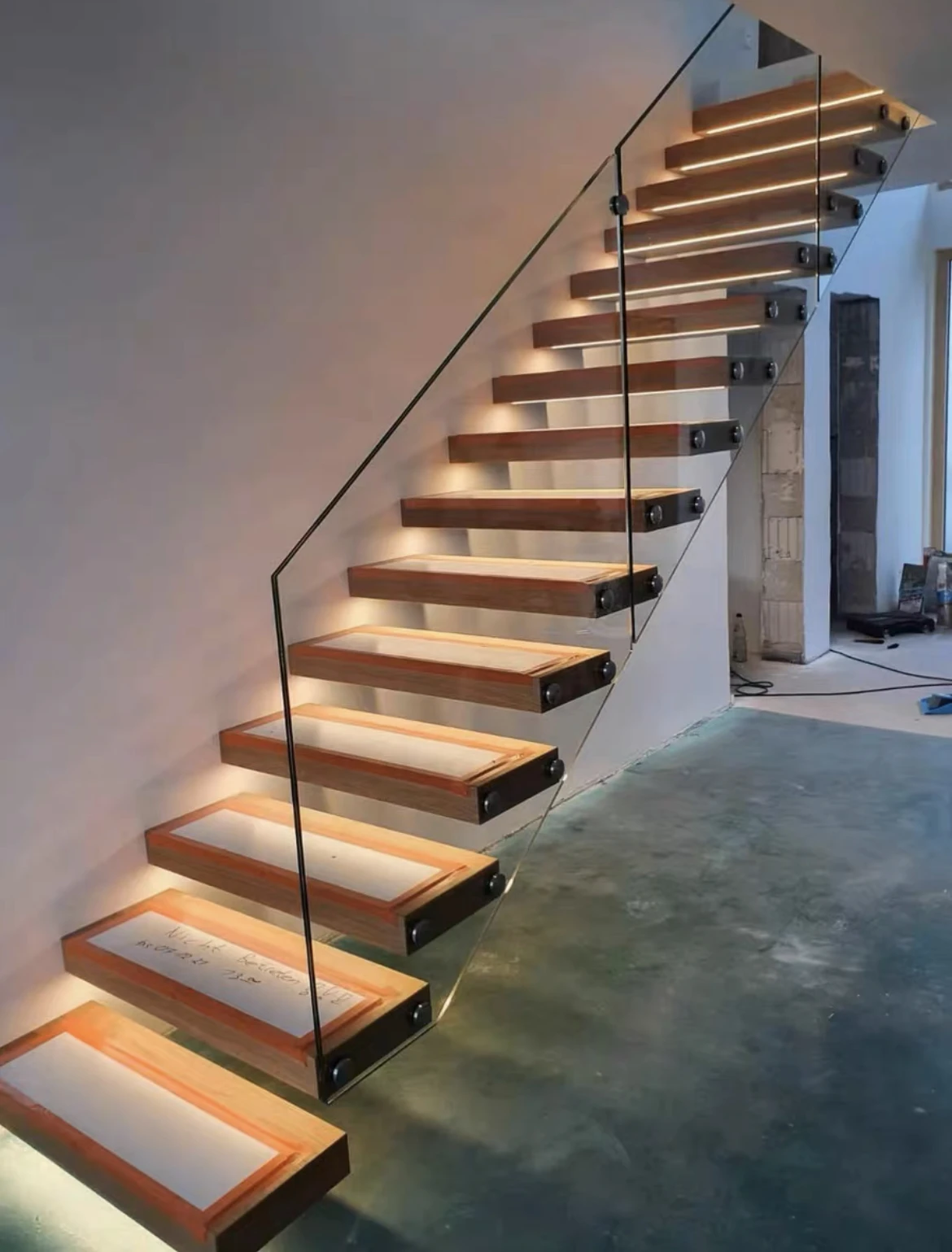 ECT 2023 Building Code Wood Tread Modern Staircase Floating Stairs