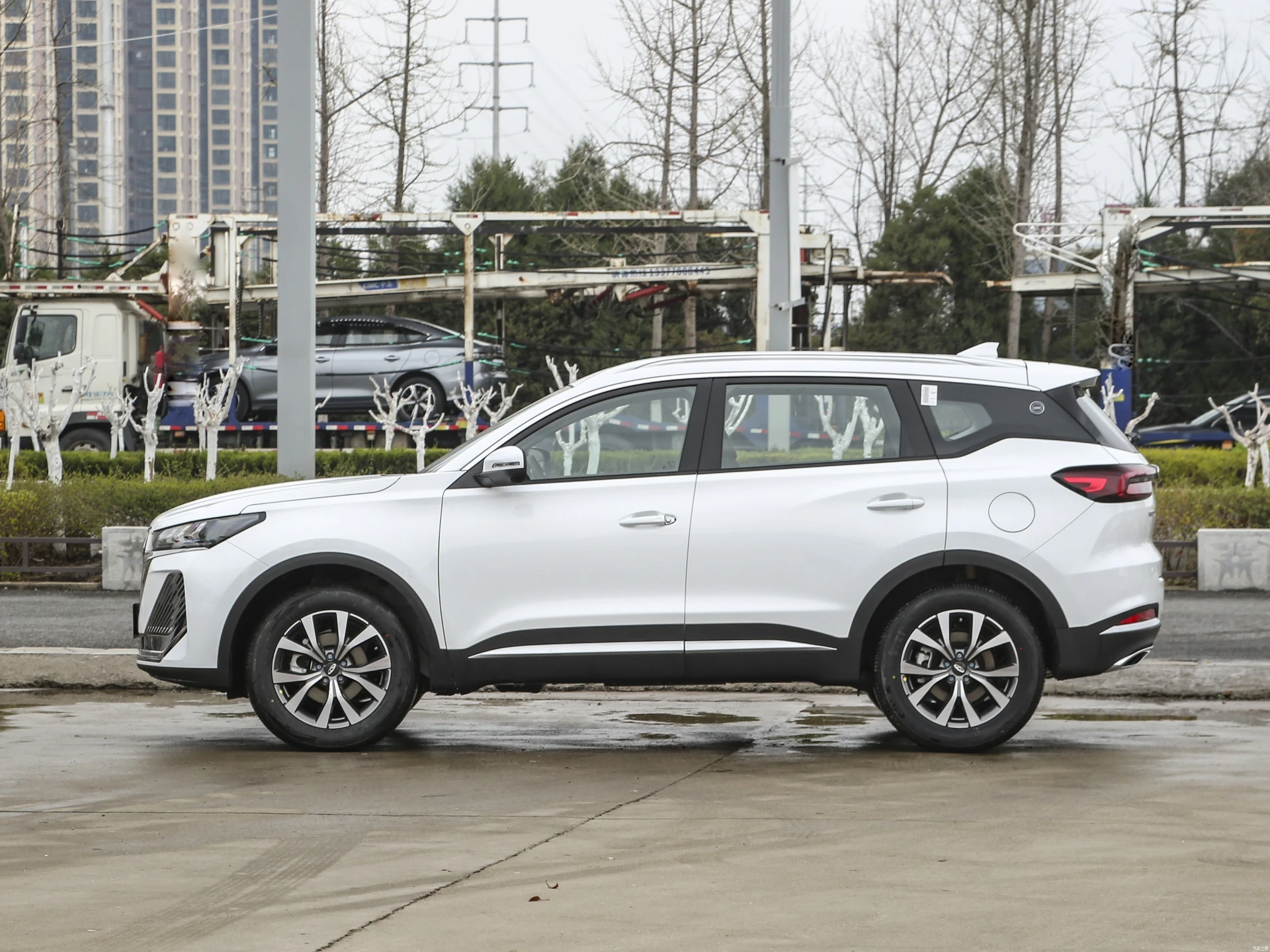Chery Tiggo 7 Plus 1 6 tgdi Dct бензиновый автомобиль 2023 Fwd Pro