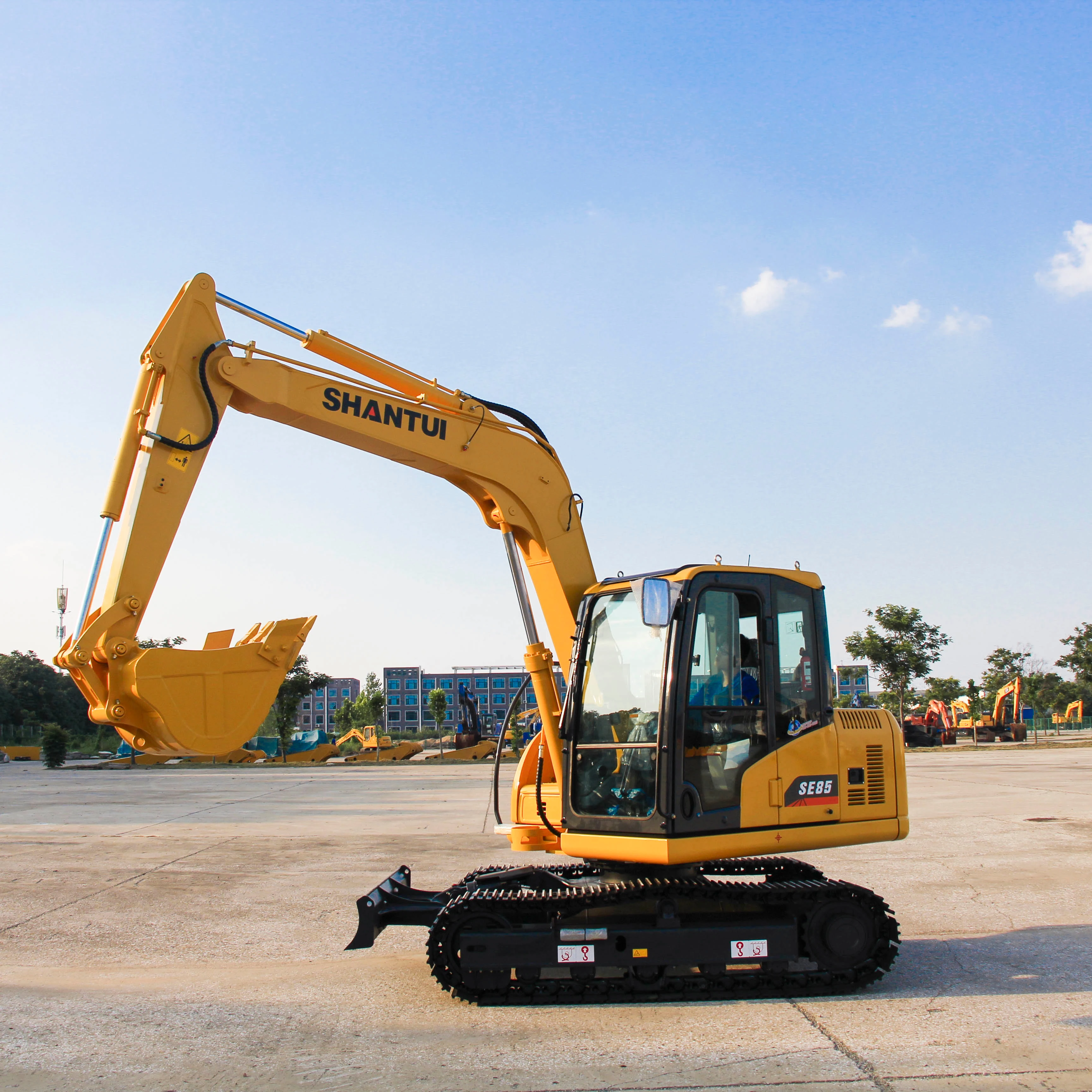 SHANTUI 8 ton hydraulic crawler excavator SE85 with dozer blade and hammer