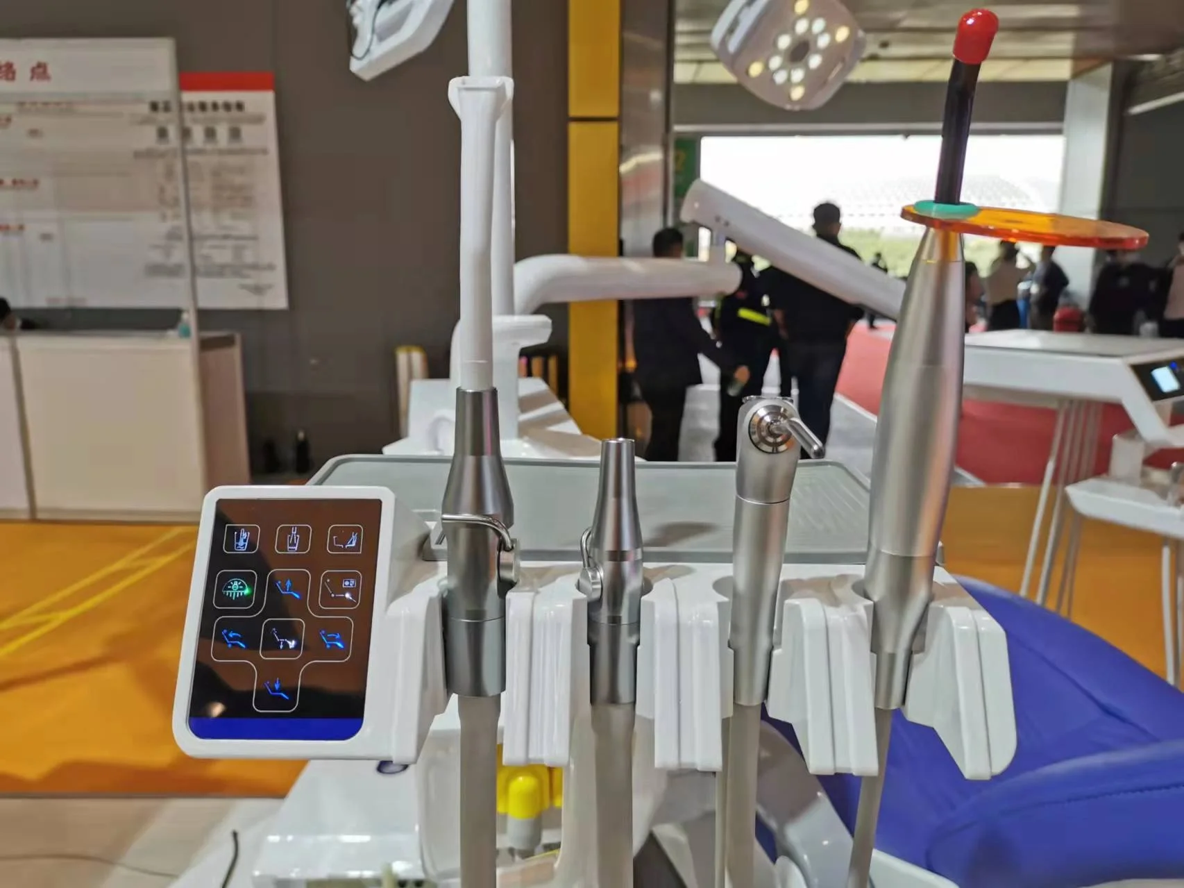 Intelligent voice-controlled system and water pipe disinfection system  latest CX Dental unit Chair with function DTC-325(22)