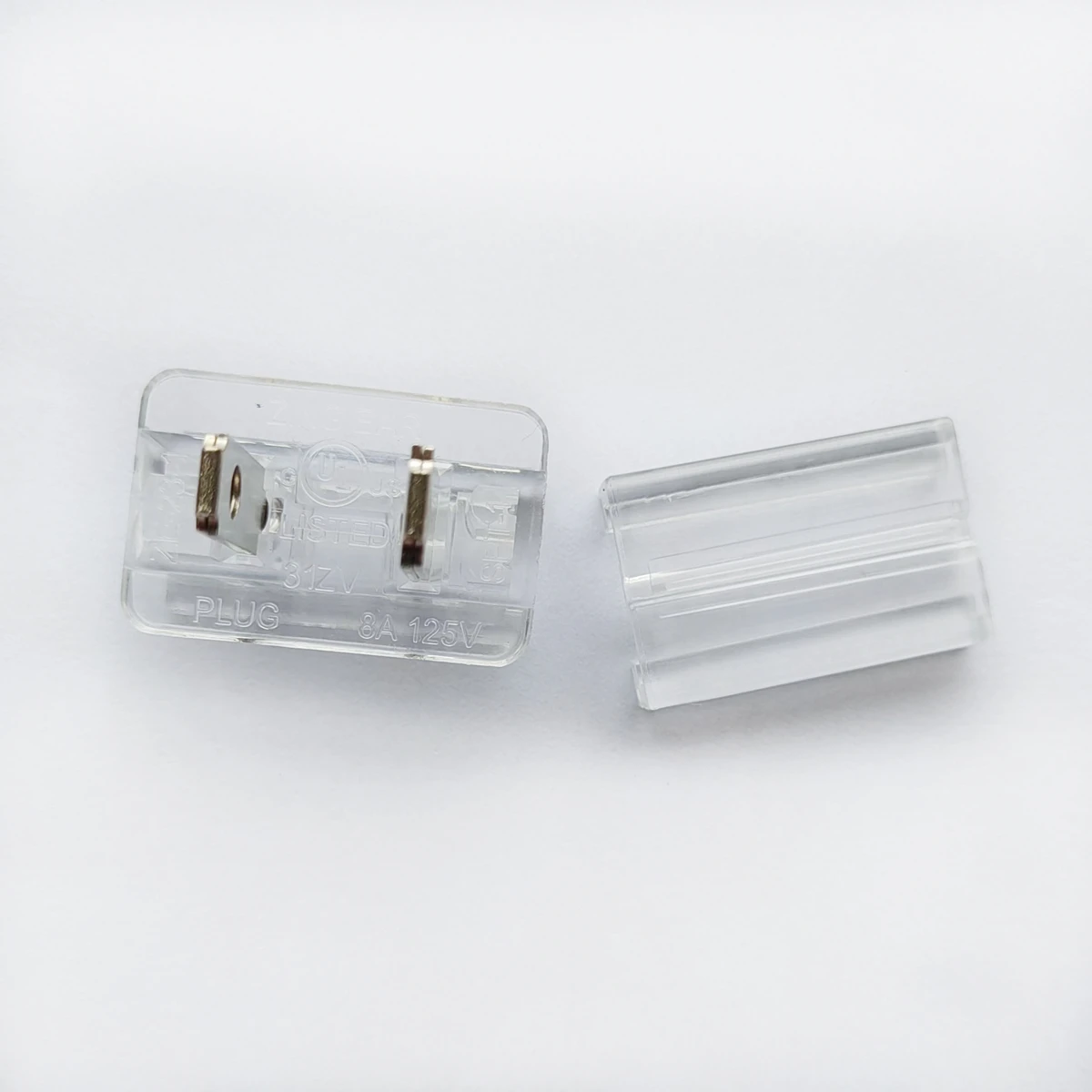 Clear Snap-on male & female plug 8A 125V NEMA1-15P plug socket