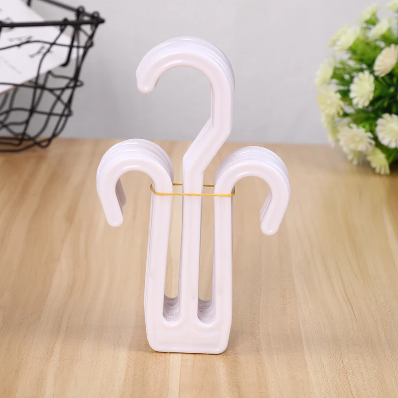 Wholesale customized White black plastic shoe lace hooks  Flip flops