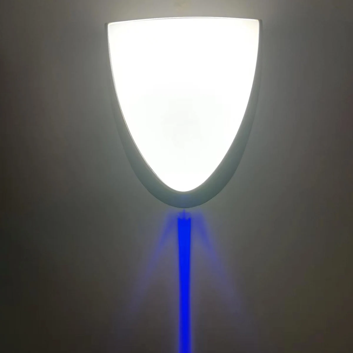 Новый треугольный Регулируемый внешний вид IP65 садовый водонепроницаемый настенный светильник пластиковый влагостойкий светильник