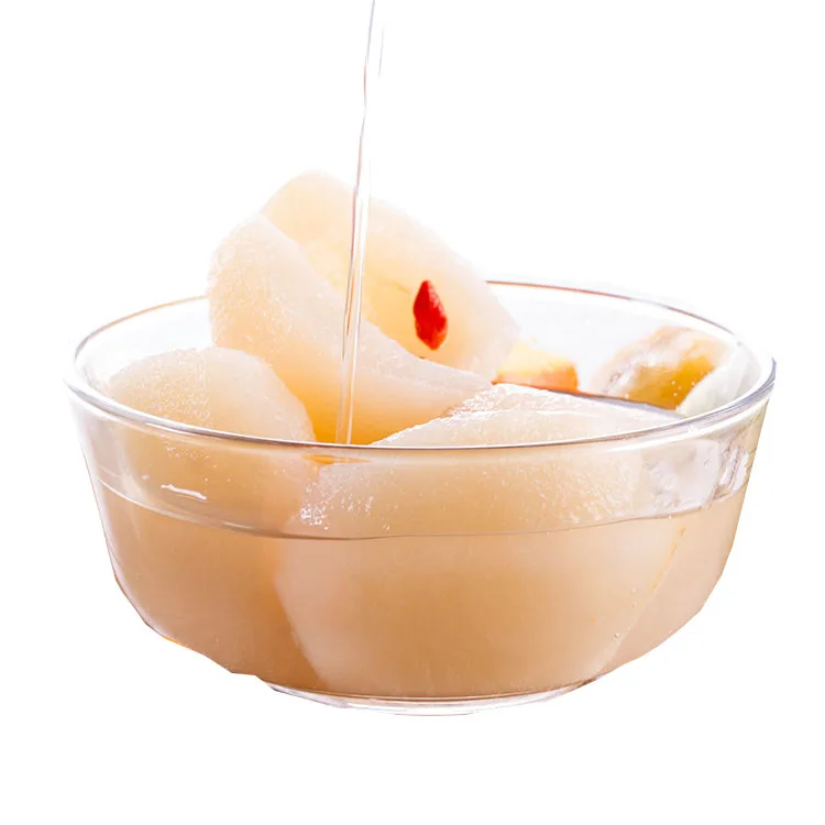 Половинки груши, консервированные в баночках или каменных баночках