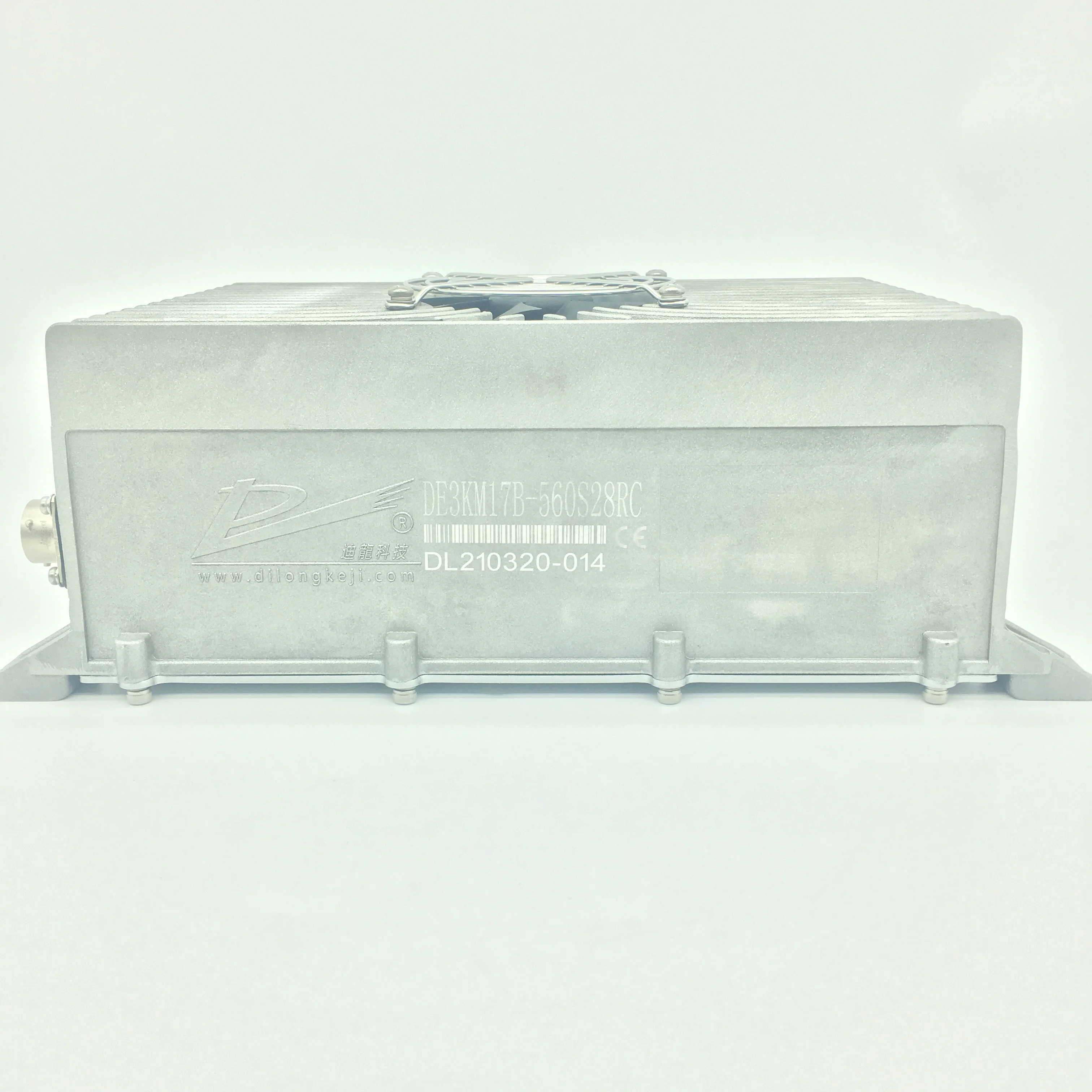 Electric vehicle fan-cooled wide input voltage range 200V to 750V electric car charger 3000W 28V output DC-DC converter