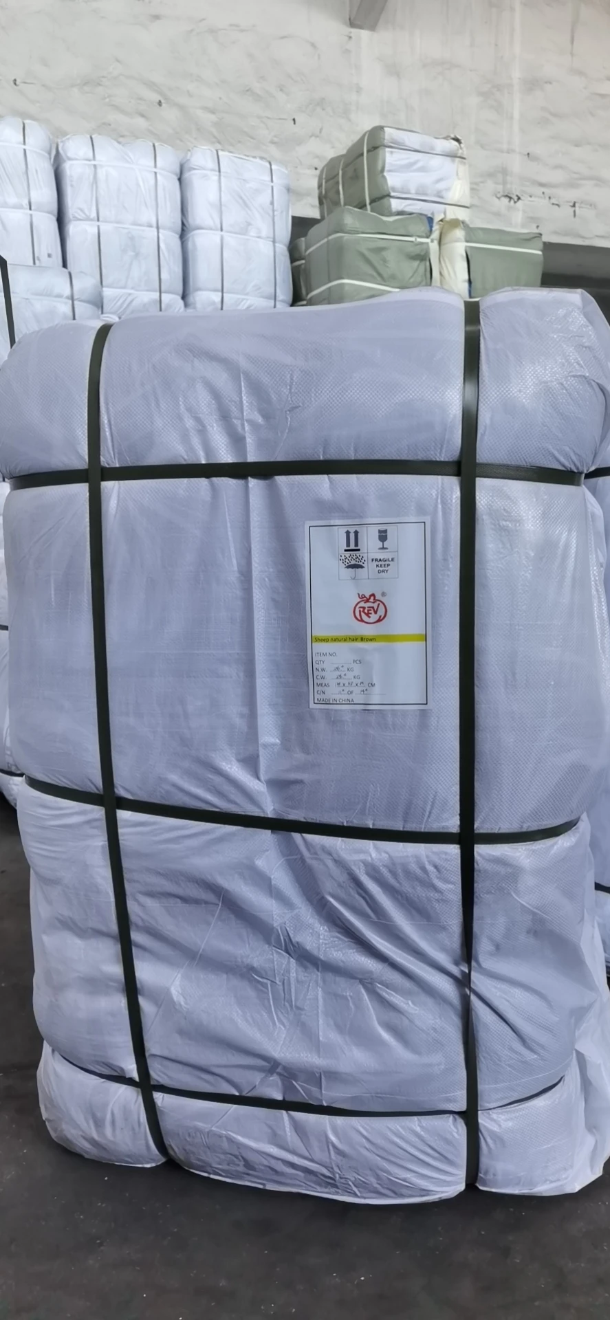 Конкурентоспособная цена распродажа тонкая шерстяная Верхняя одежда для спиннинга шерстяные