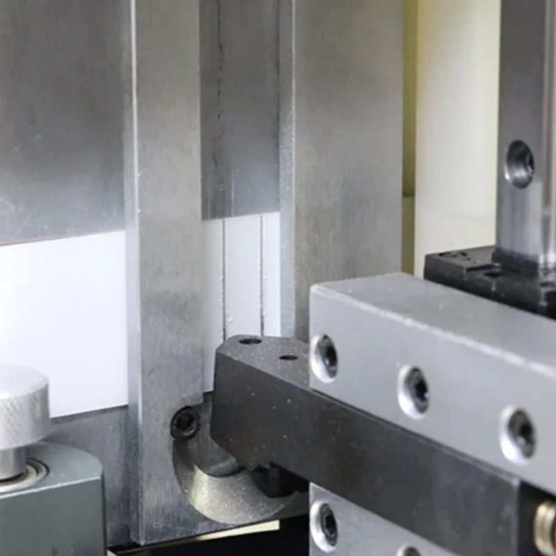 Машина для резки алюминиевых каналов Q1 CNC